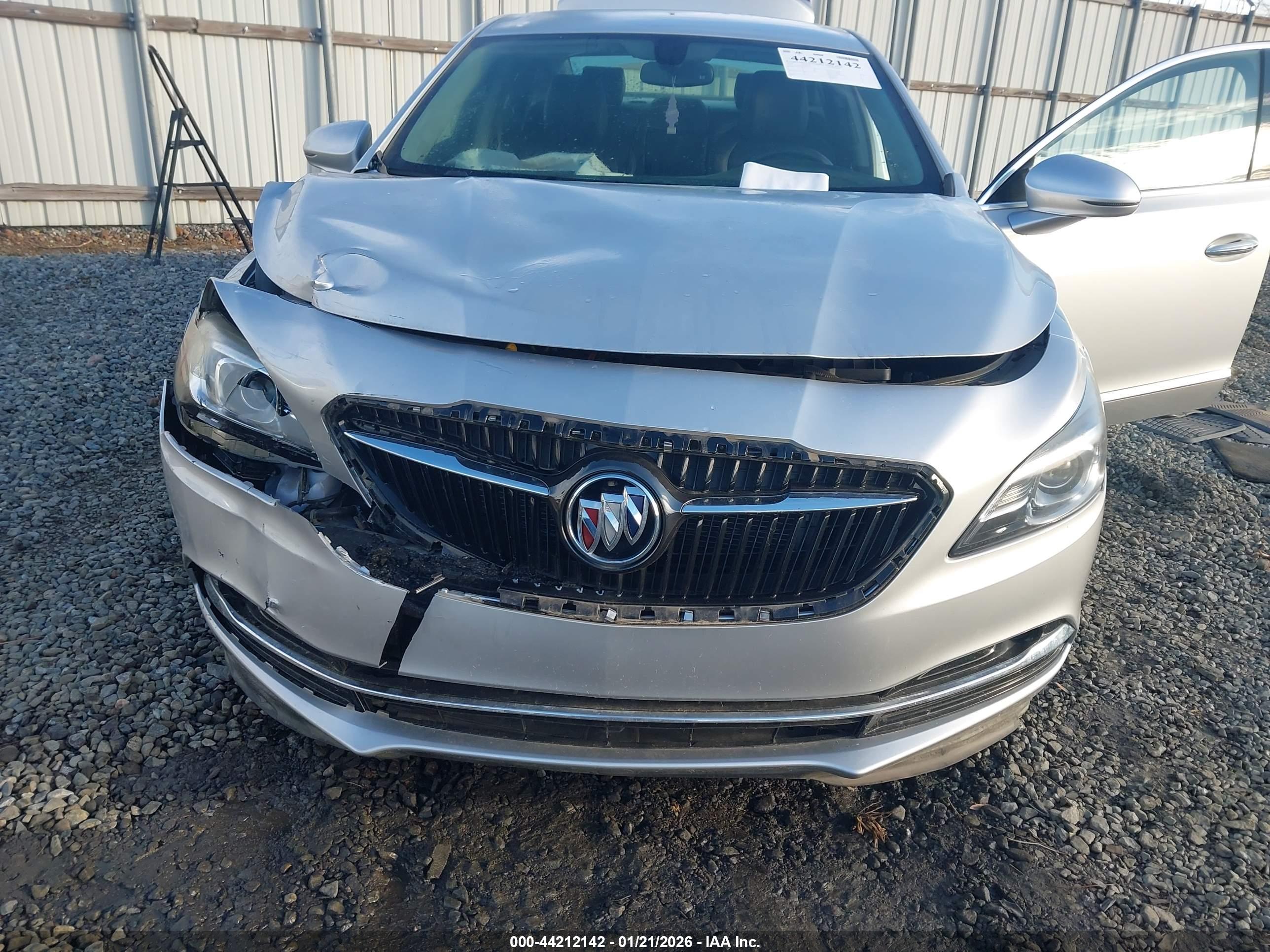 BUICK LACROSSE image 6