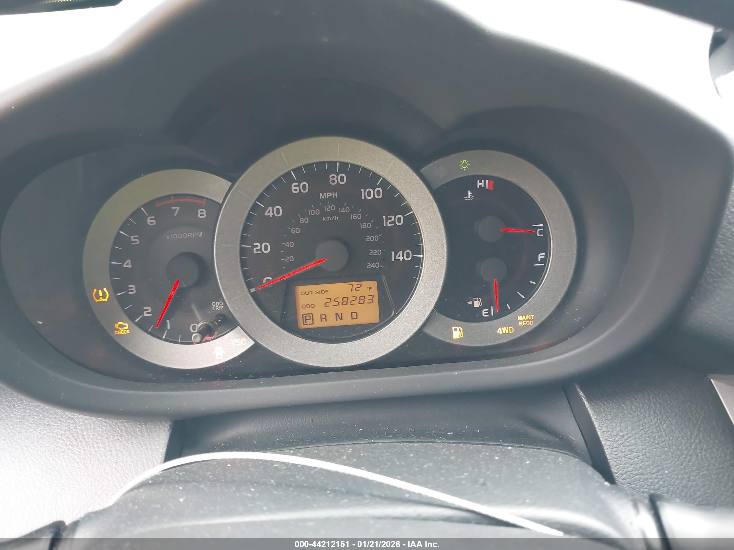 TOYOTA RAV4 image 7