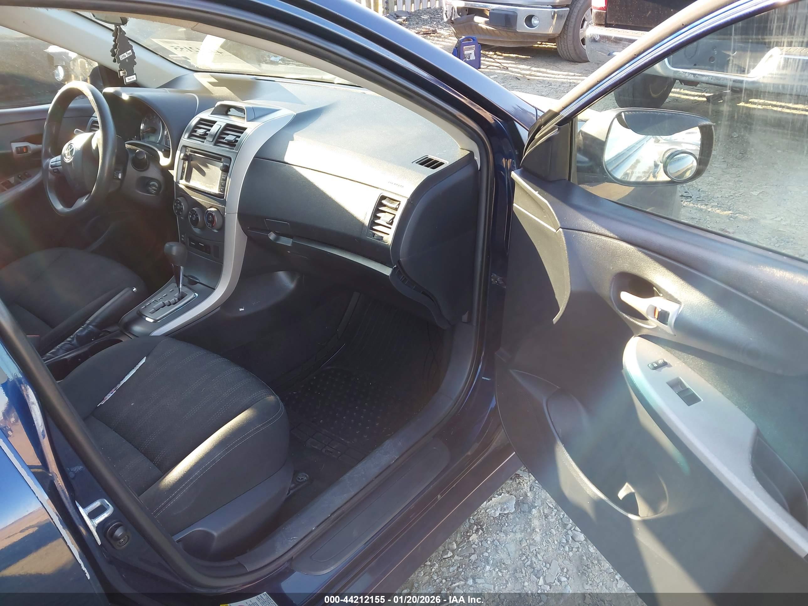 TOYOTA COROLLA image 5