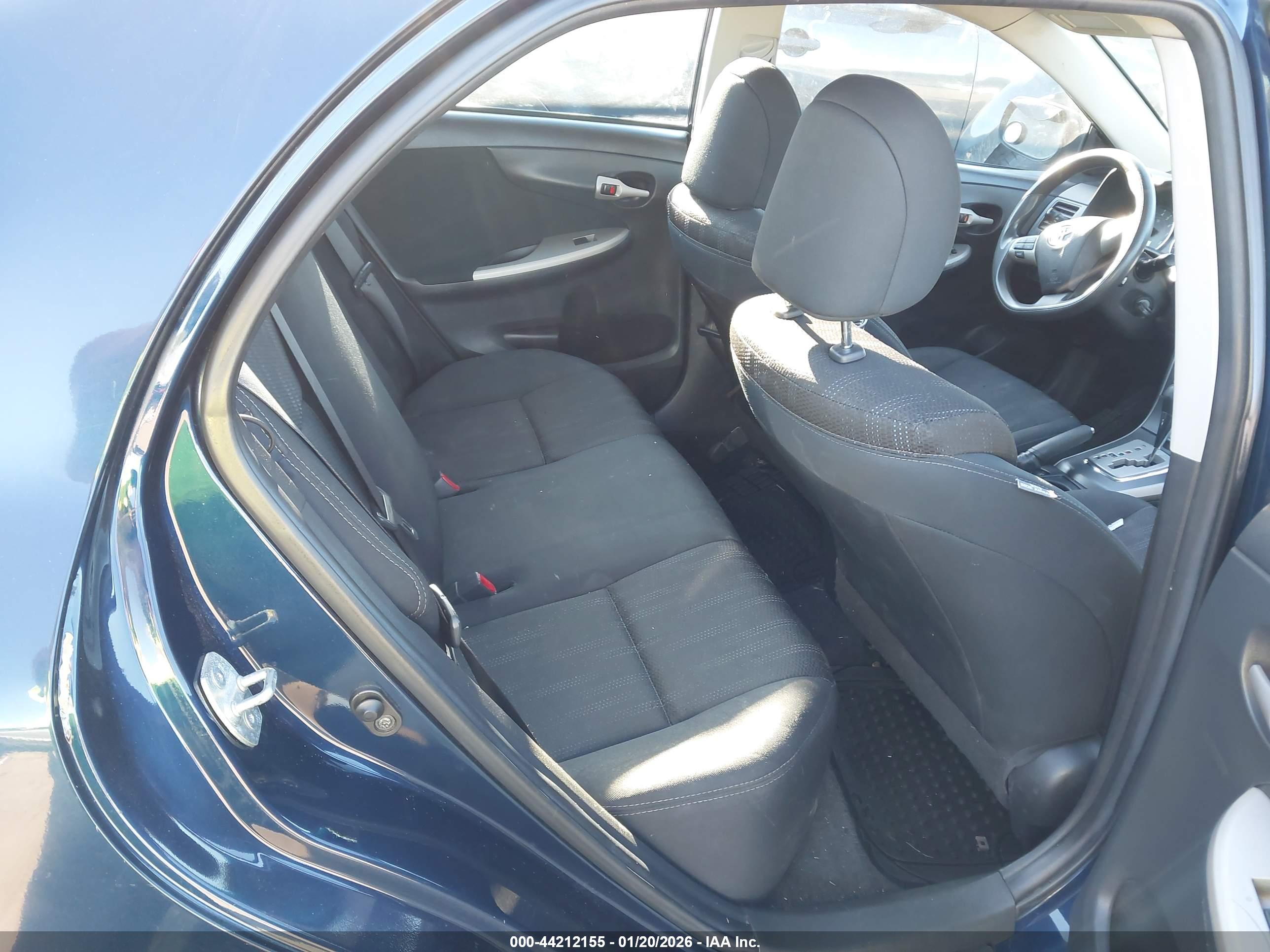 TOYOTA COROLLA image 8