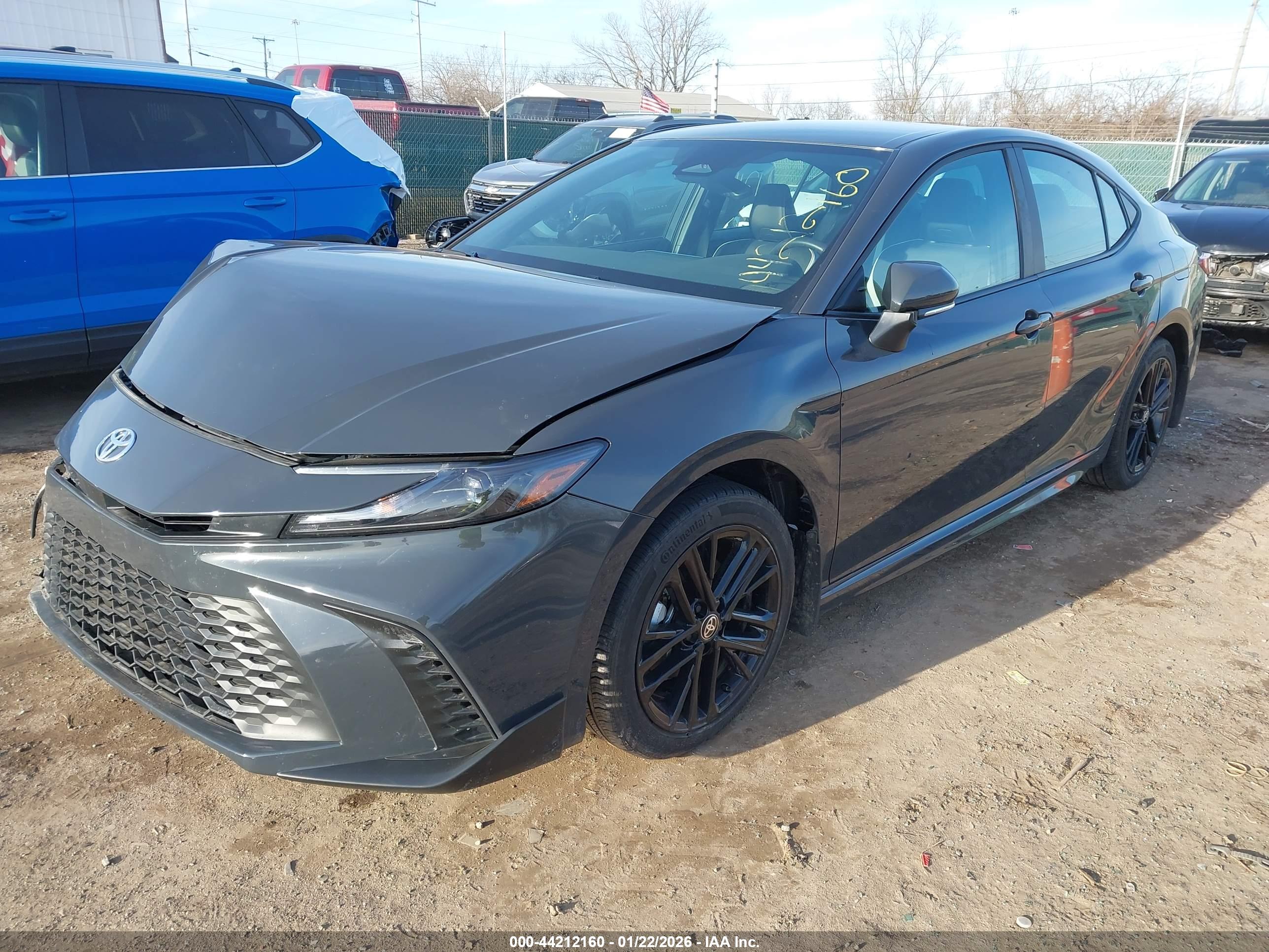 TOYOTA CAMRY image 2