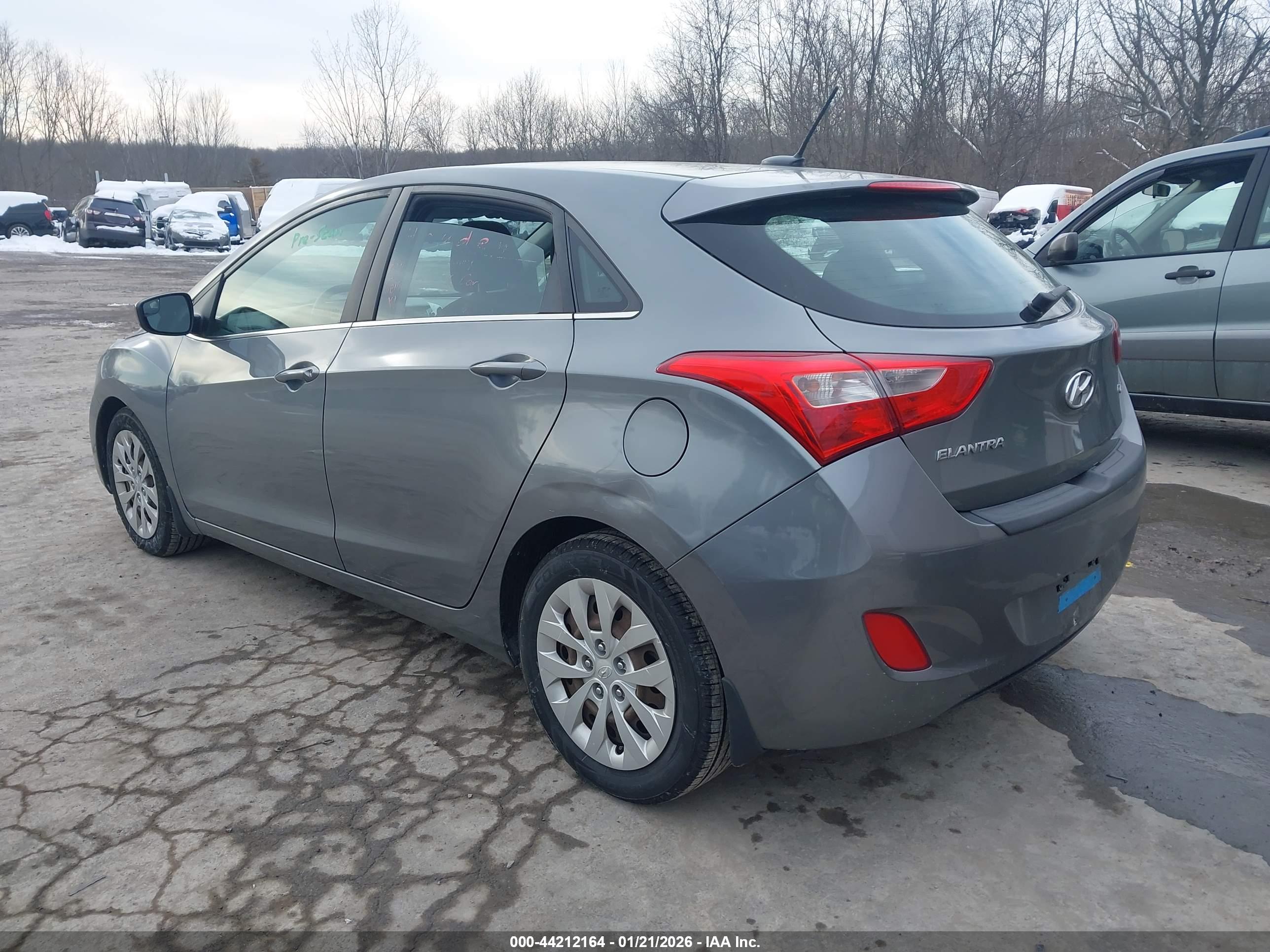 HYUNDAI ELANTRA image 3