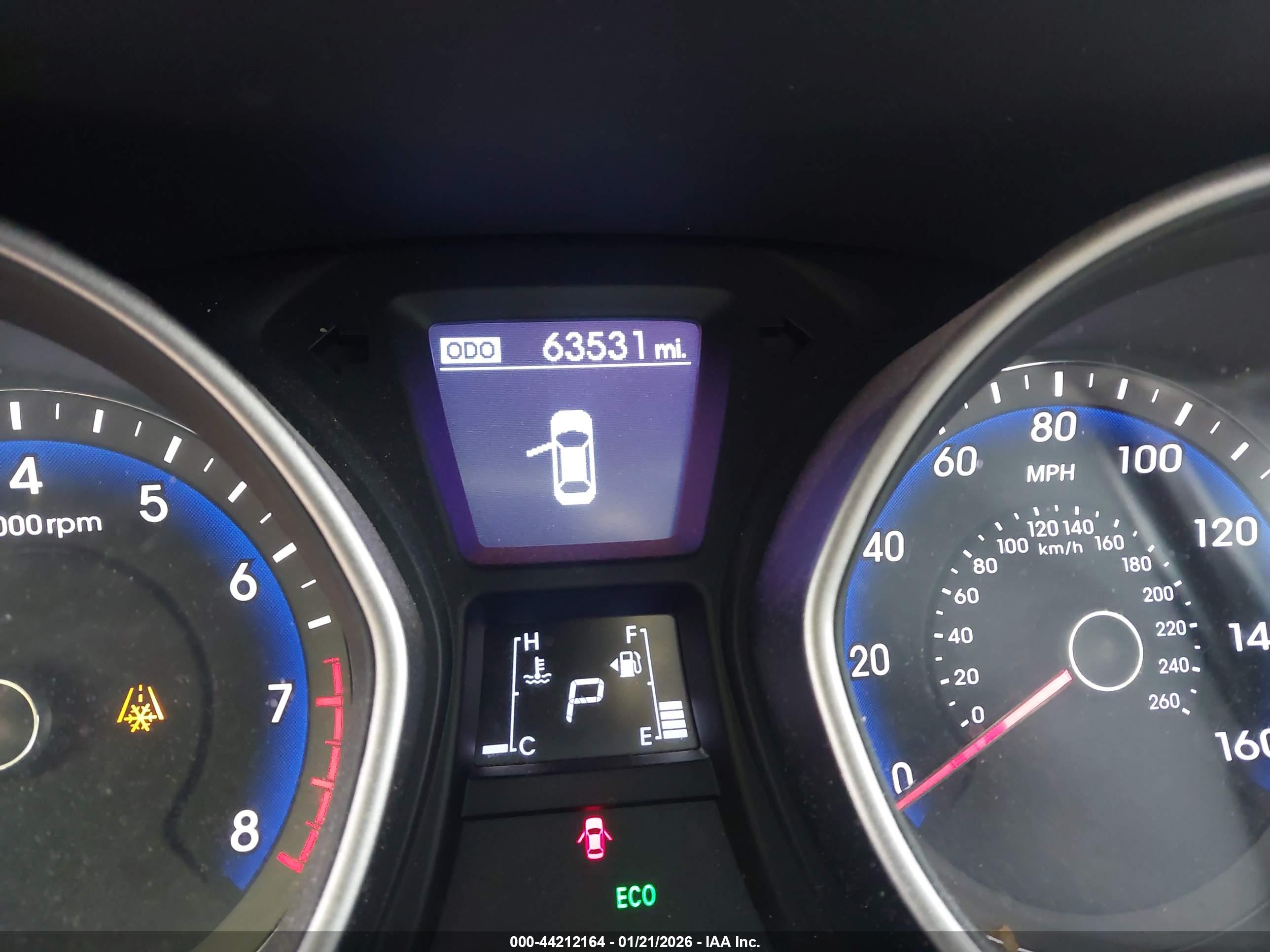 HYUNDAI ELANTRA image 7