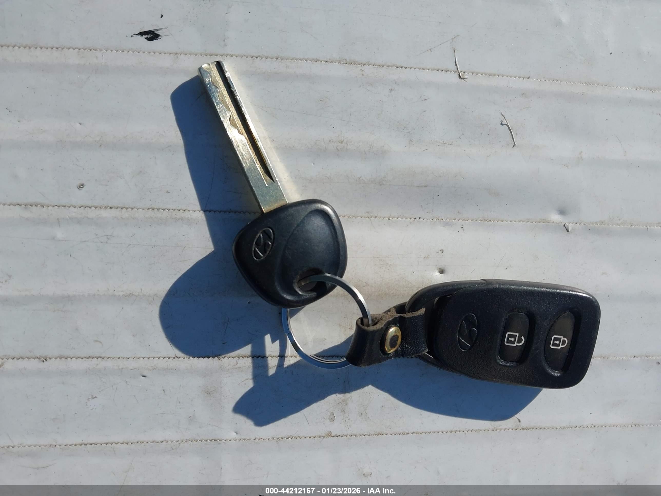 HYUNDAI ACCENT image 11