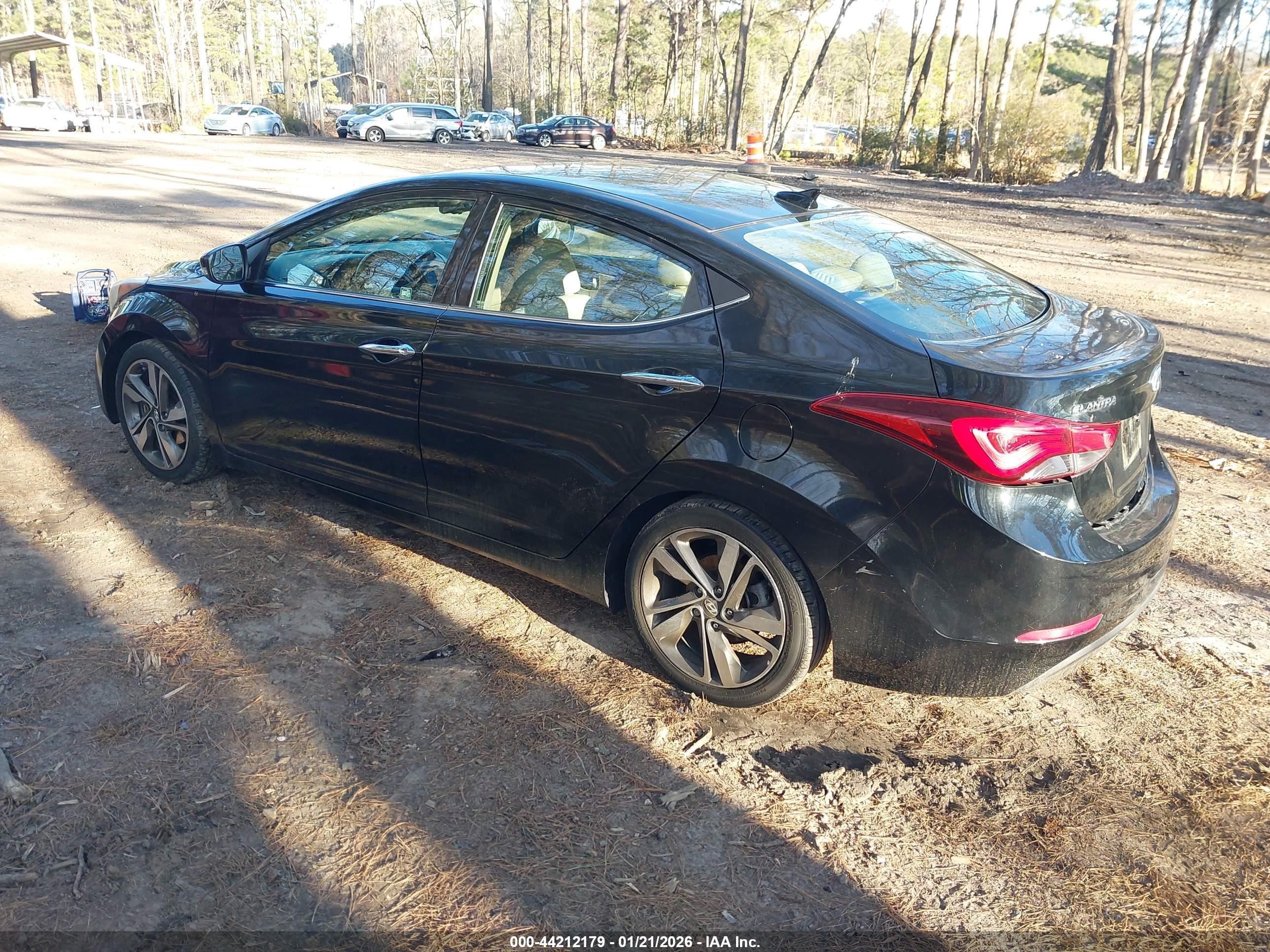 HYUNDAI ELANTRA image 3