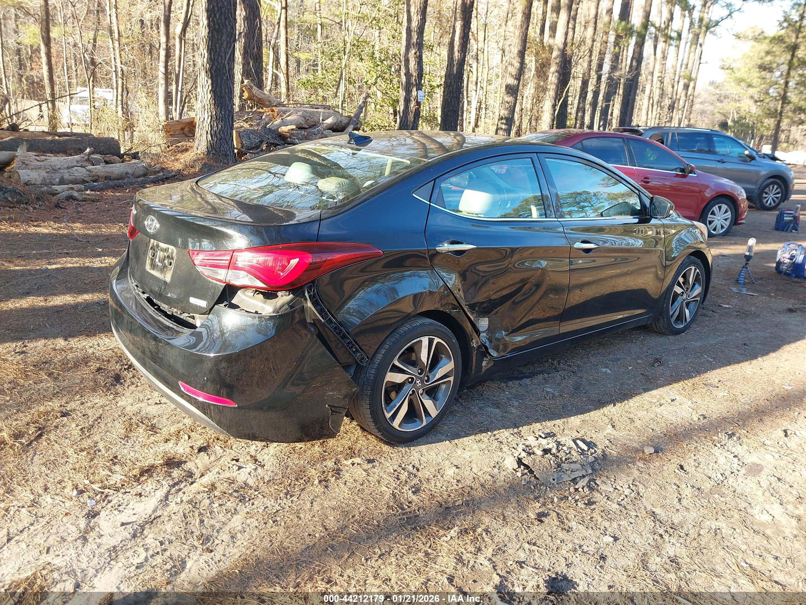 HYUNDAI ELANTRA image 4