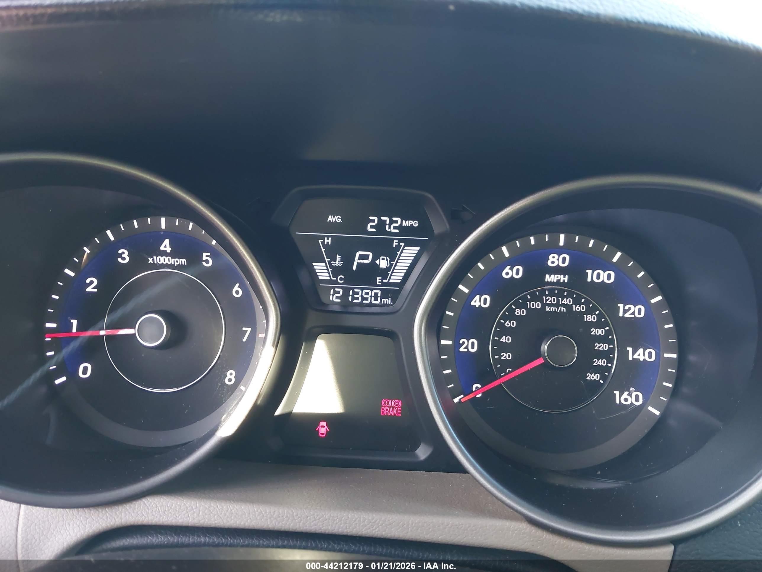 HYUNDAI ELANTRA image 7