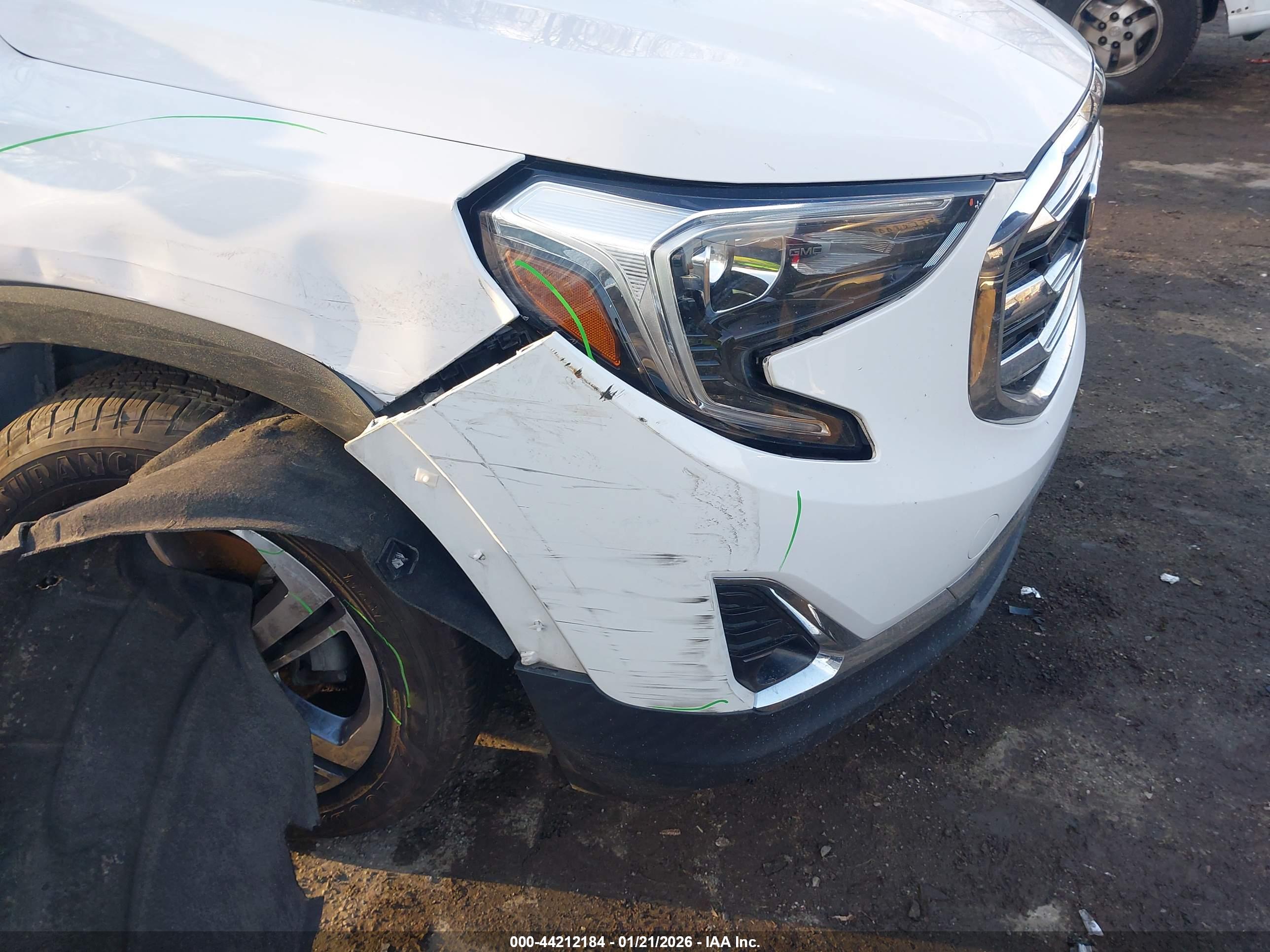 GMC TERRAIN image 6