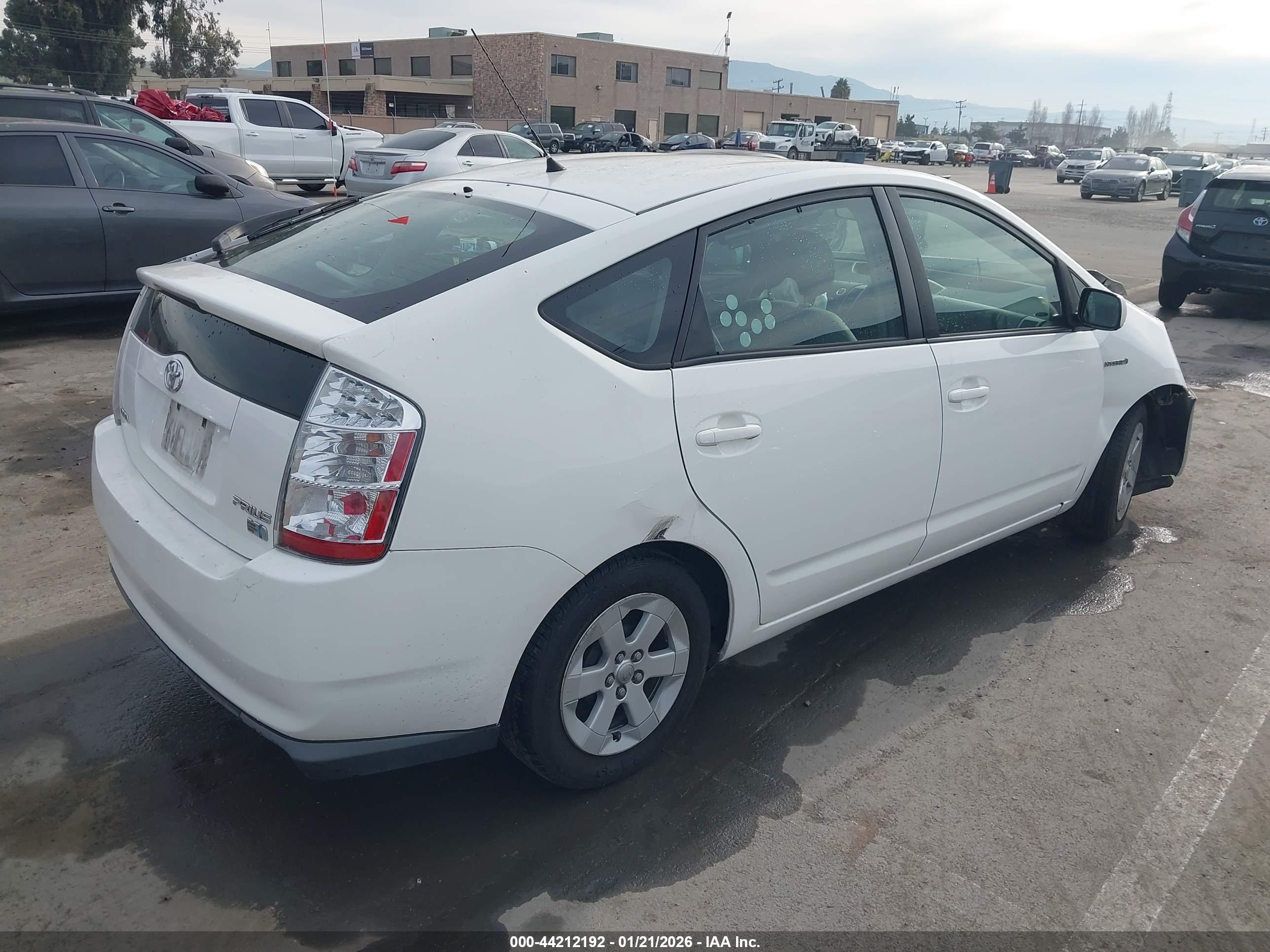 TOYOTA PRIUS image 4