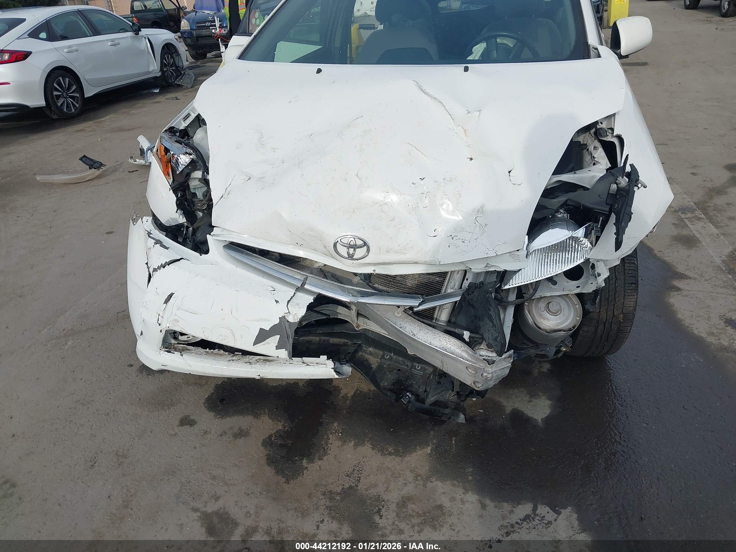 TOYOTA PRIUS image 6