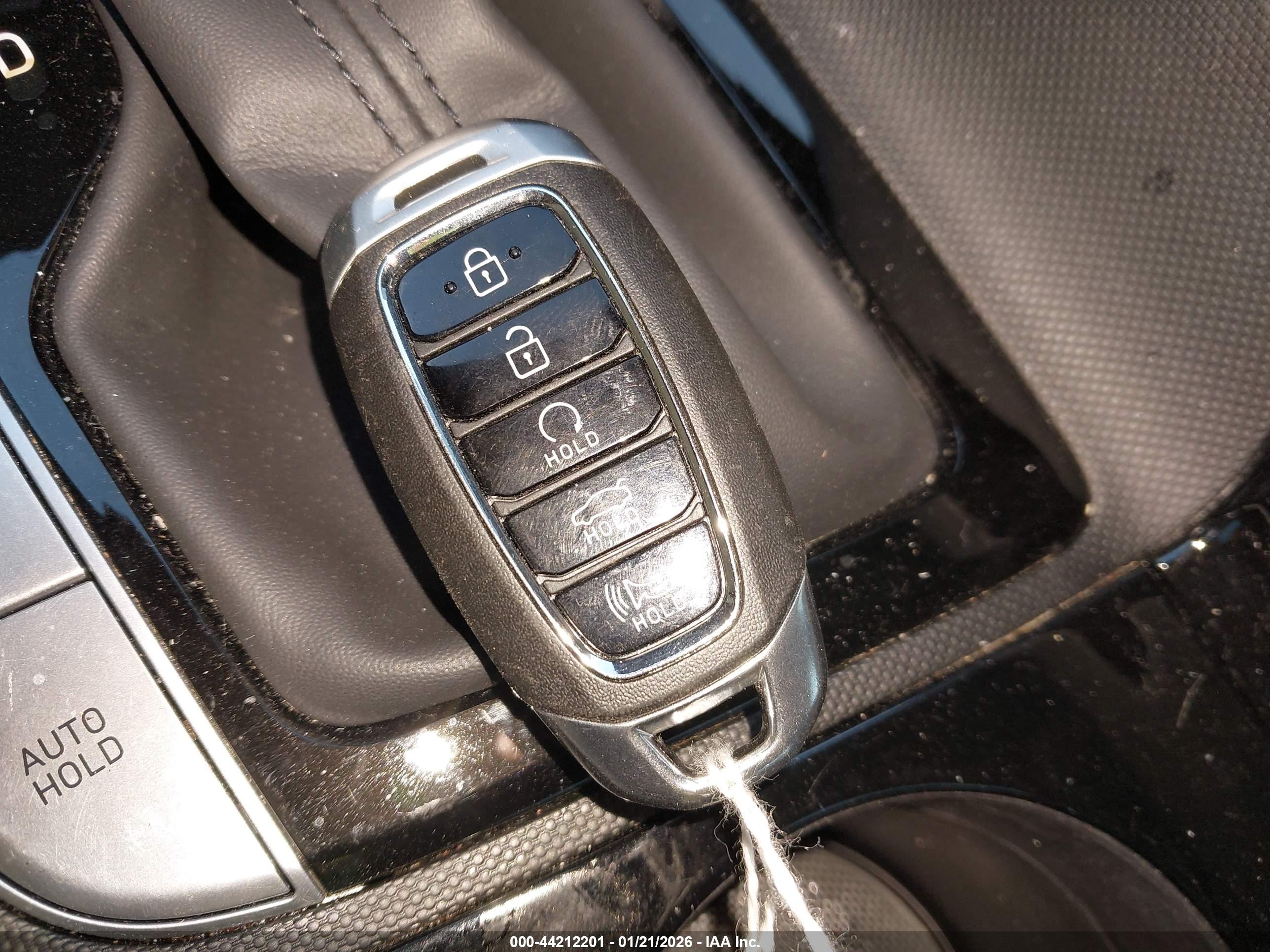 HYUNDAI ELANTRA image 11