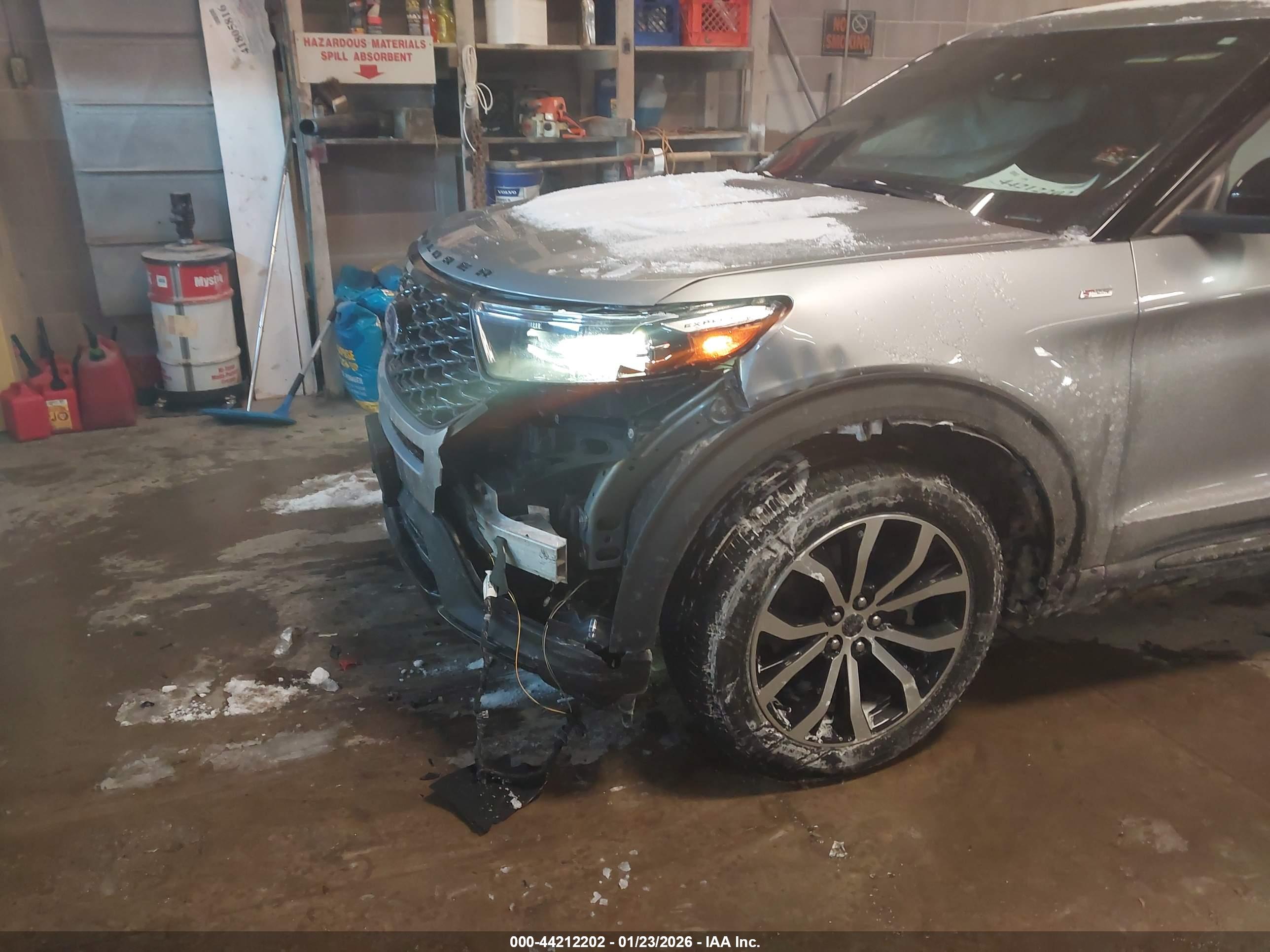 FORD EXPLORER image 6