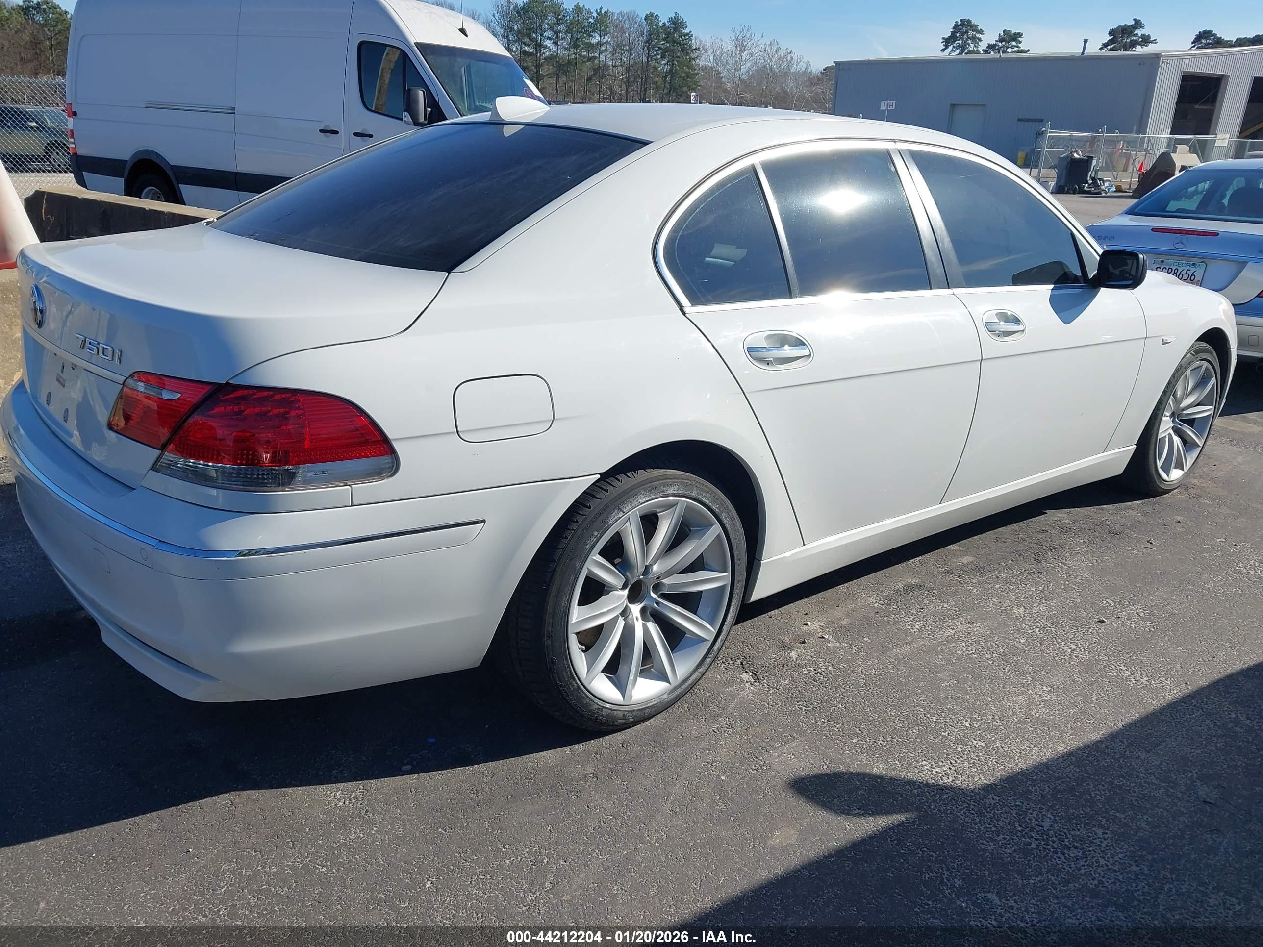 BMW 750I image 4