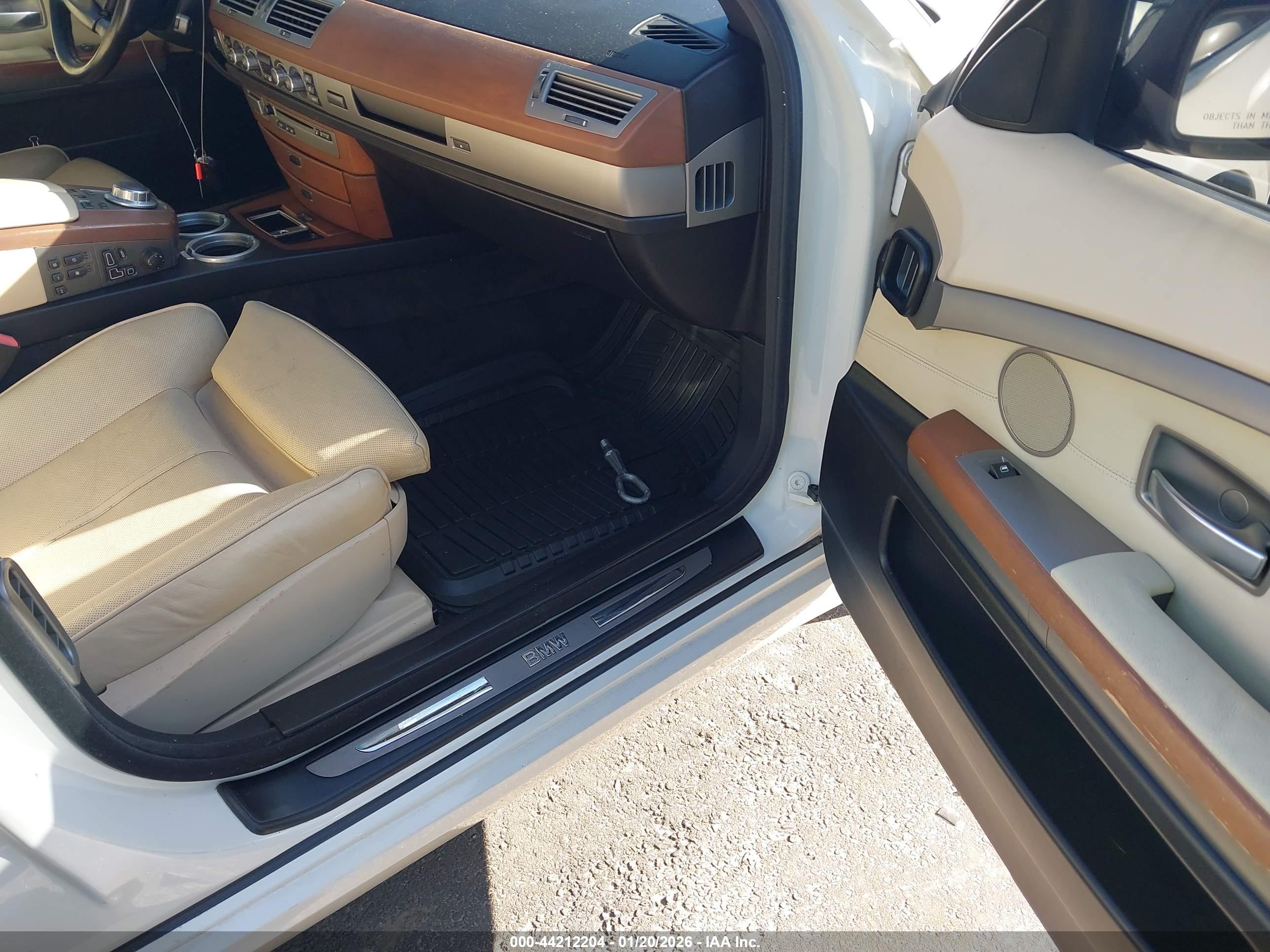 BMW 750I image 5