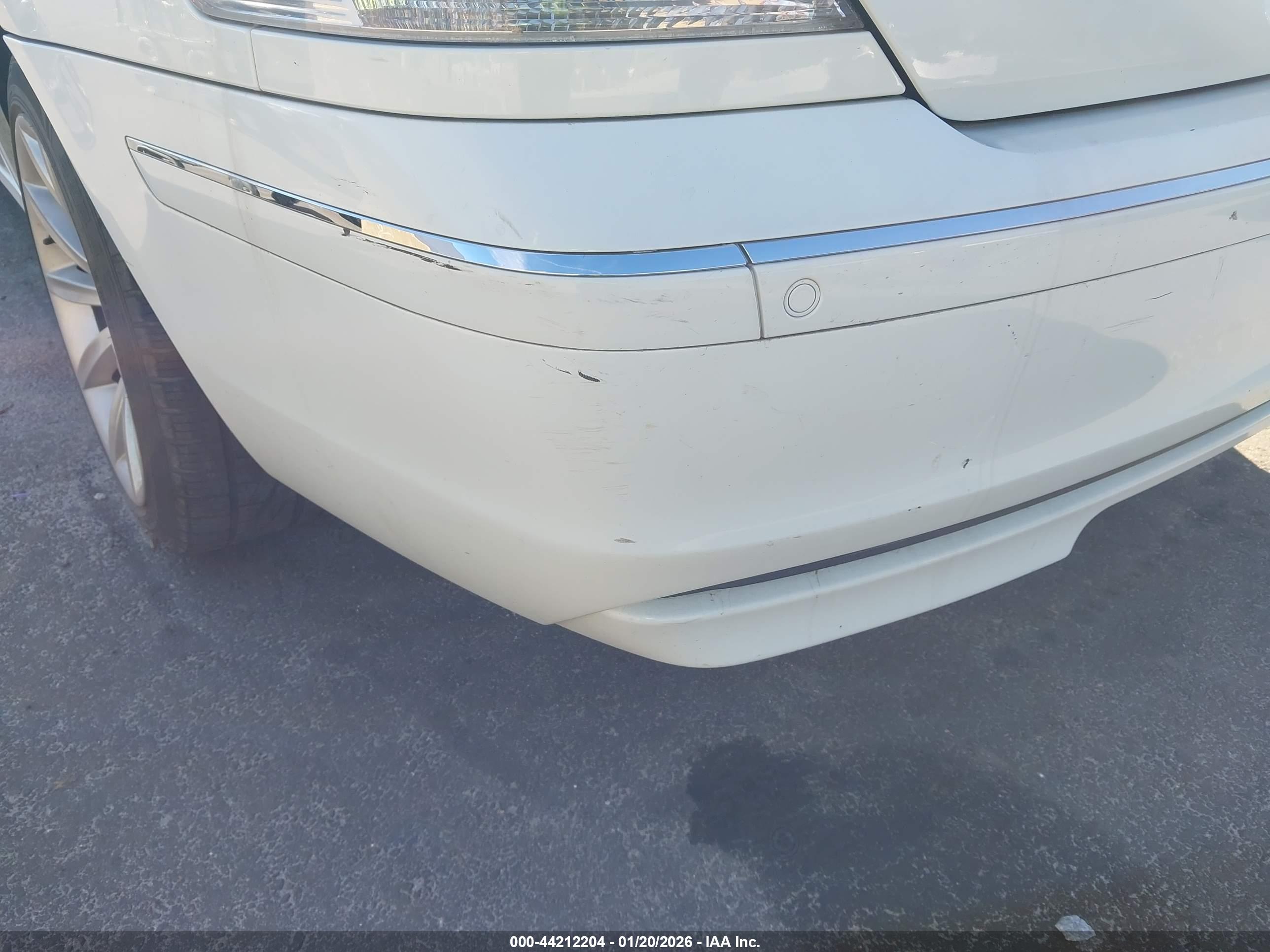 BMW 750I image 6