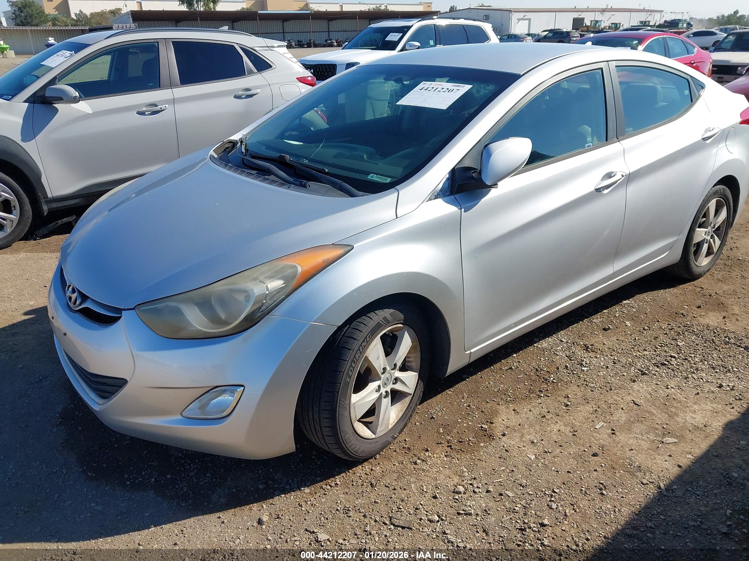 HYUNDAI ELANTRA image 6