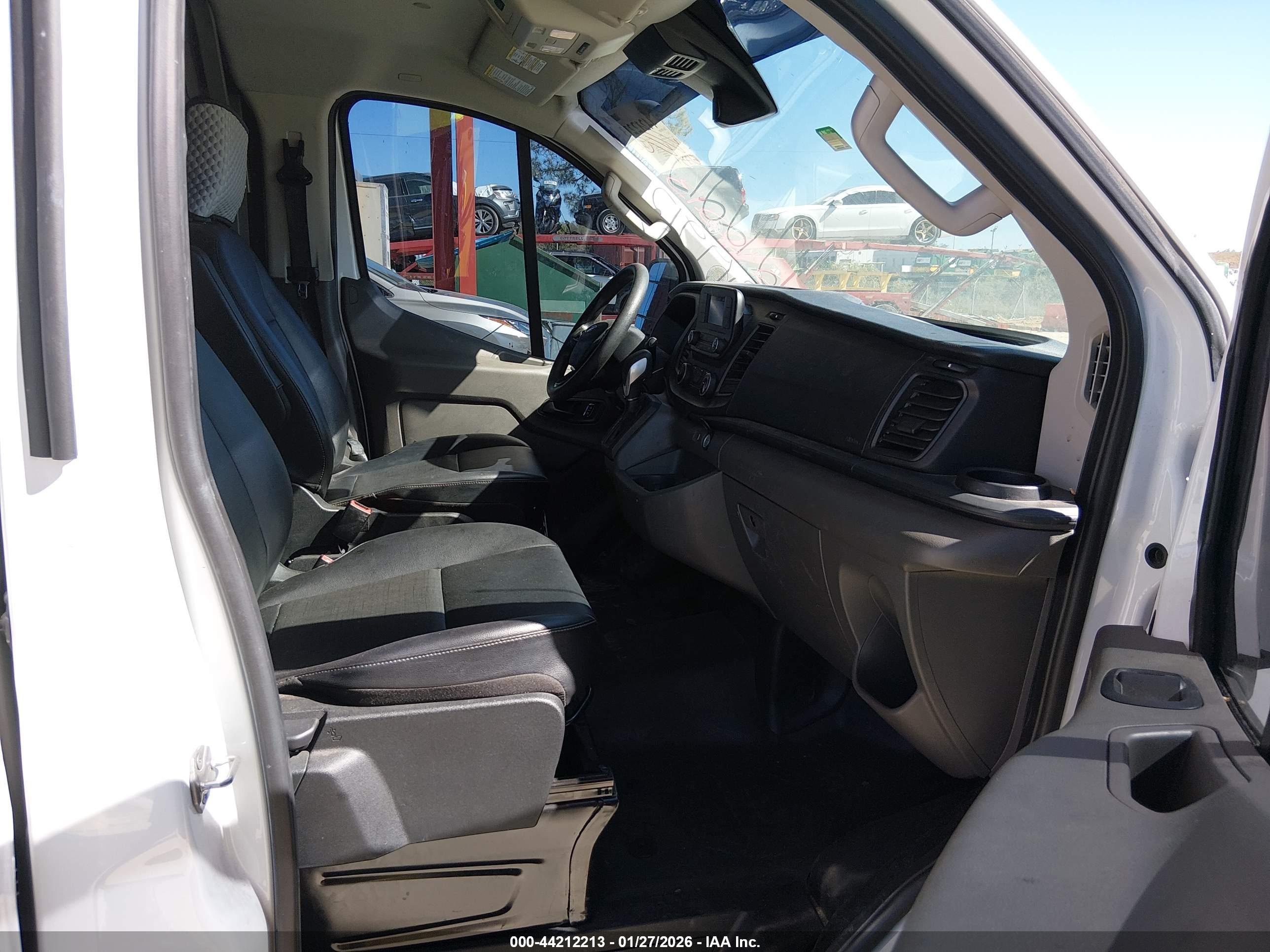 FORD TRANSIT-250 image 5