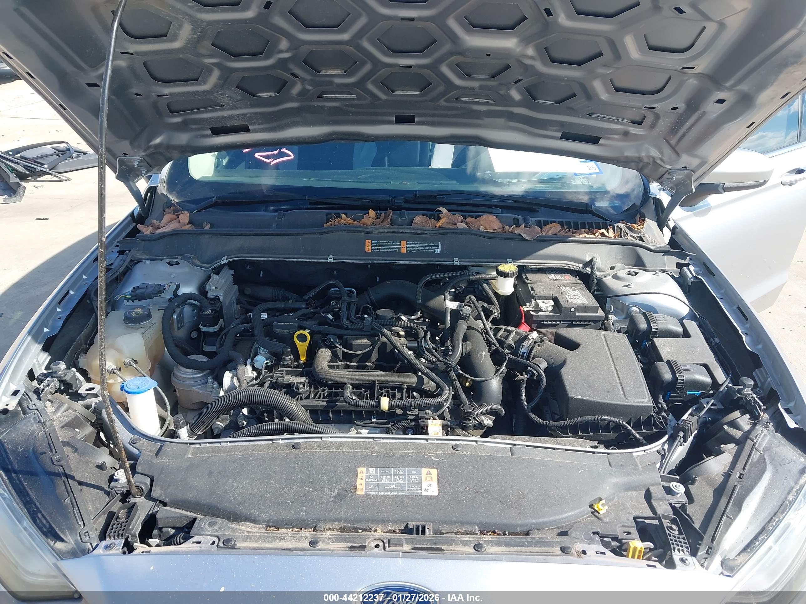 FORD FUSION image 10