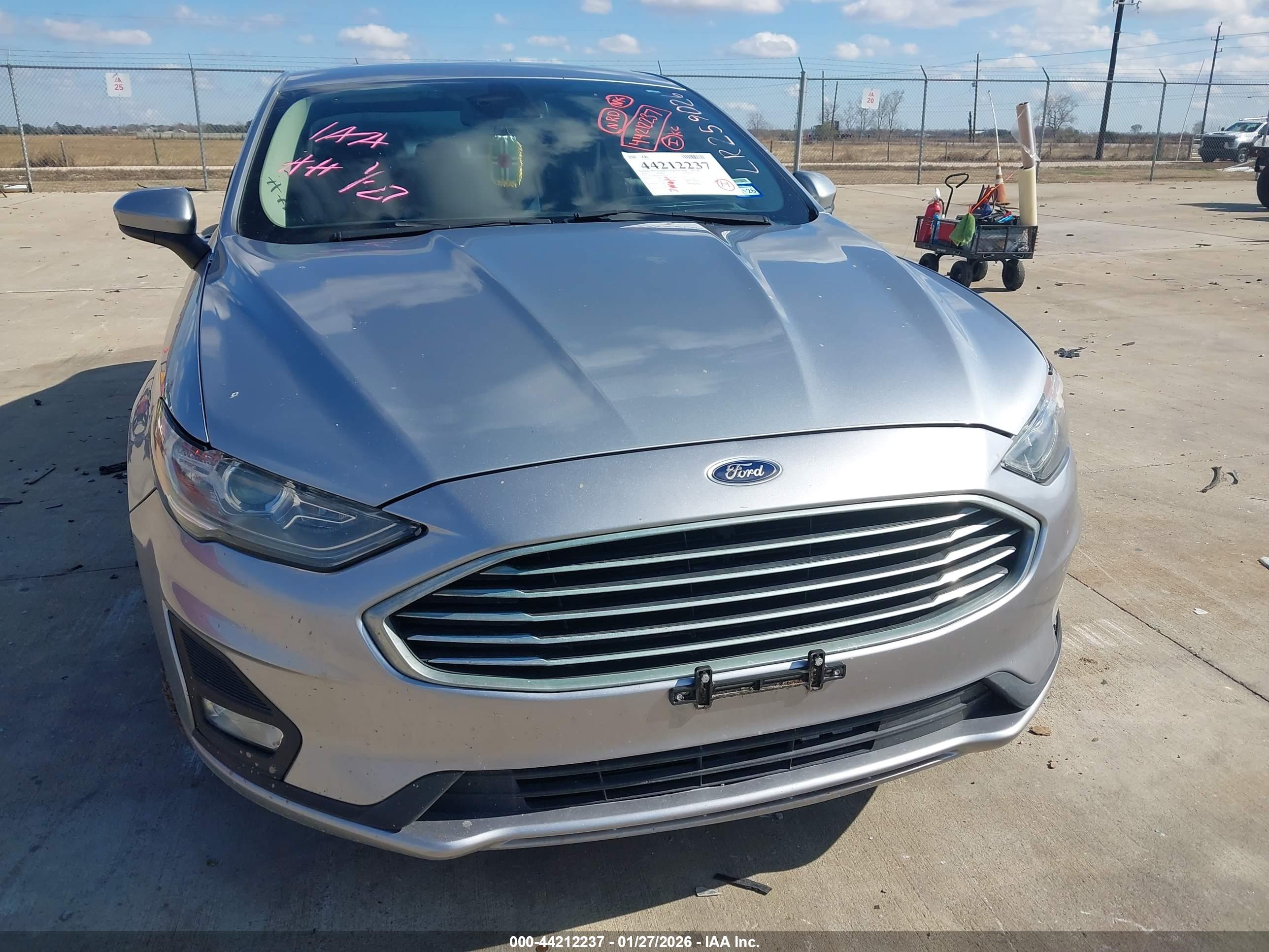 FORD FUSION image 6
