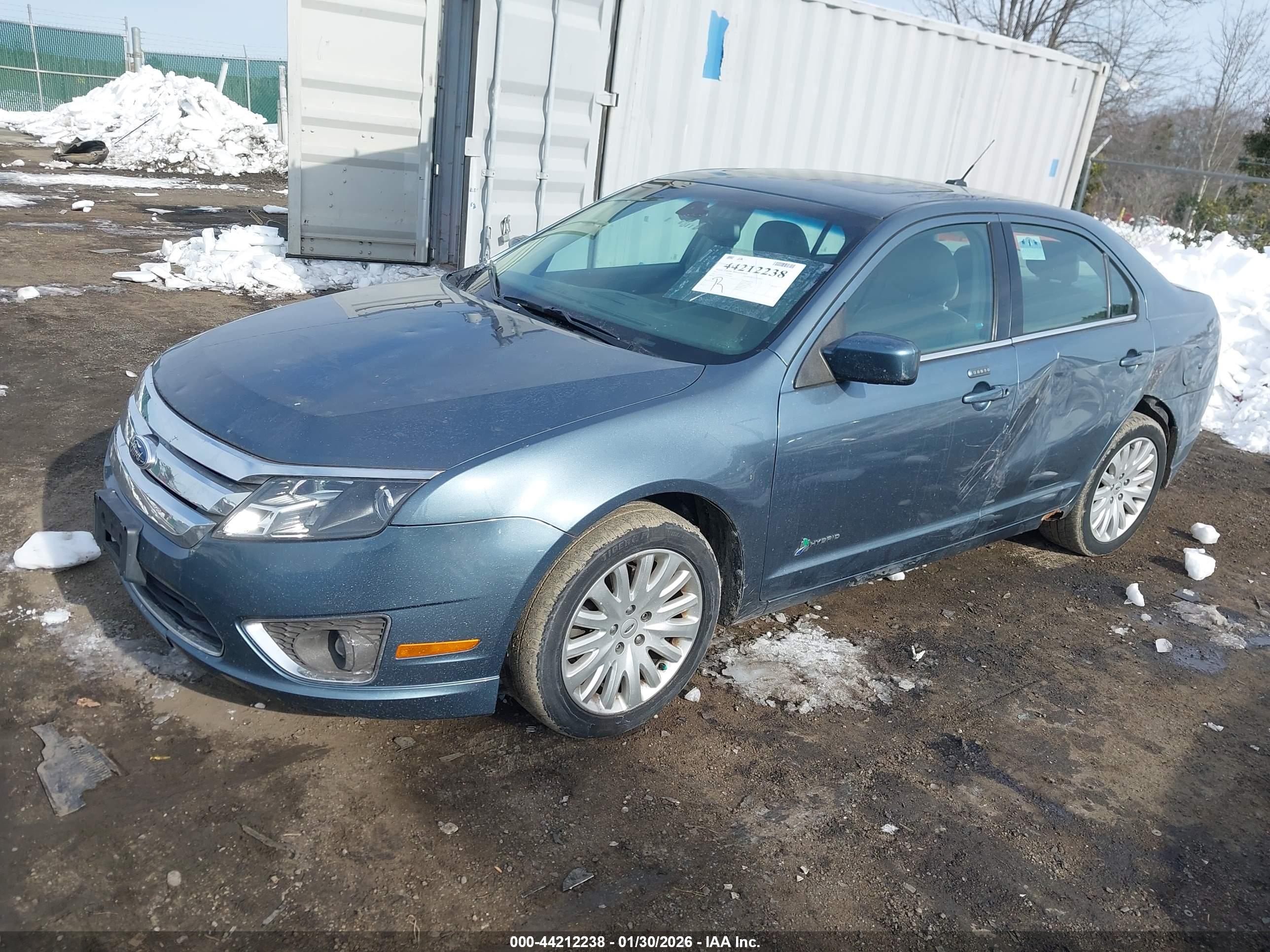 FORD FUSION image 2