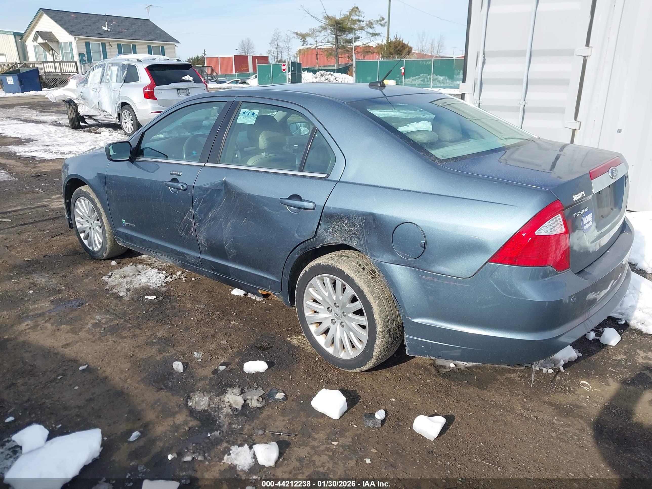 FORD FUSION image 3
