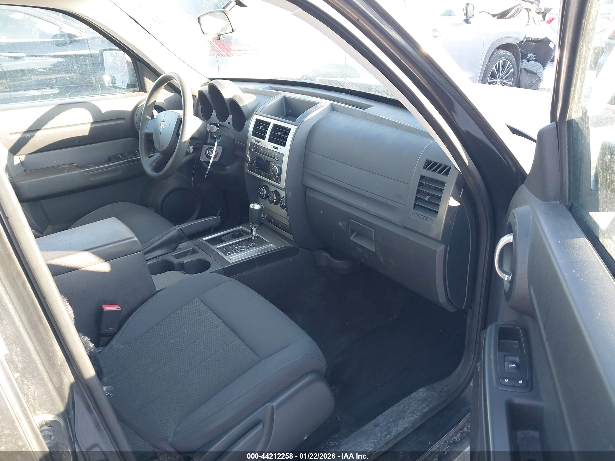 DODGE NITRO image 5