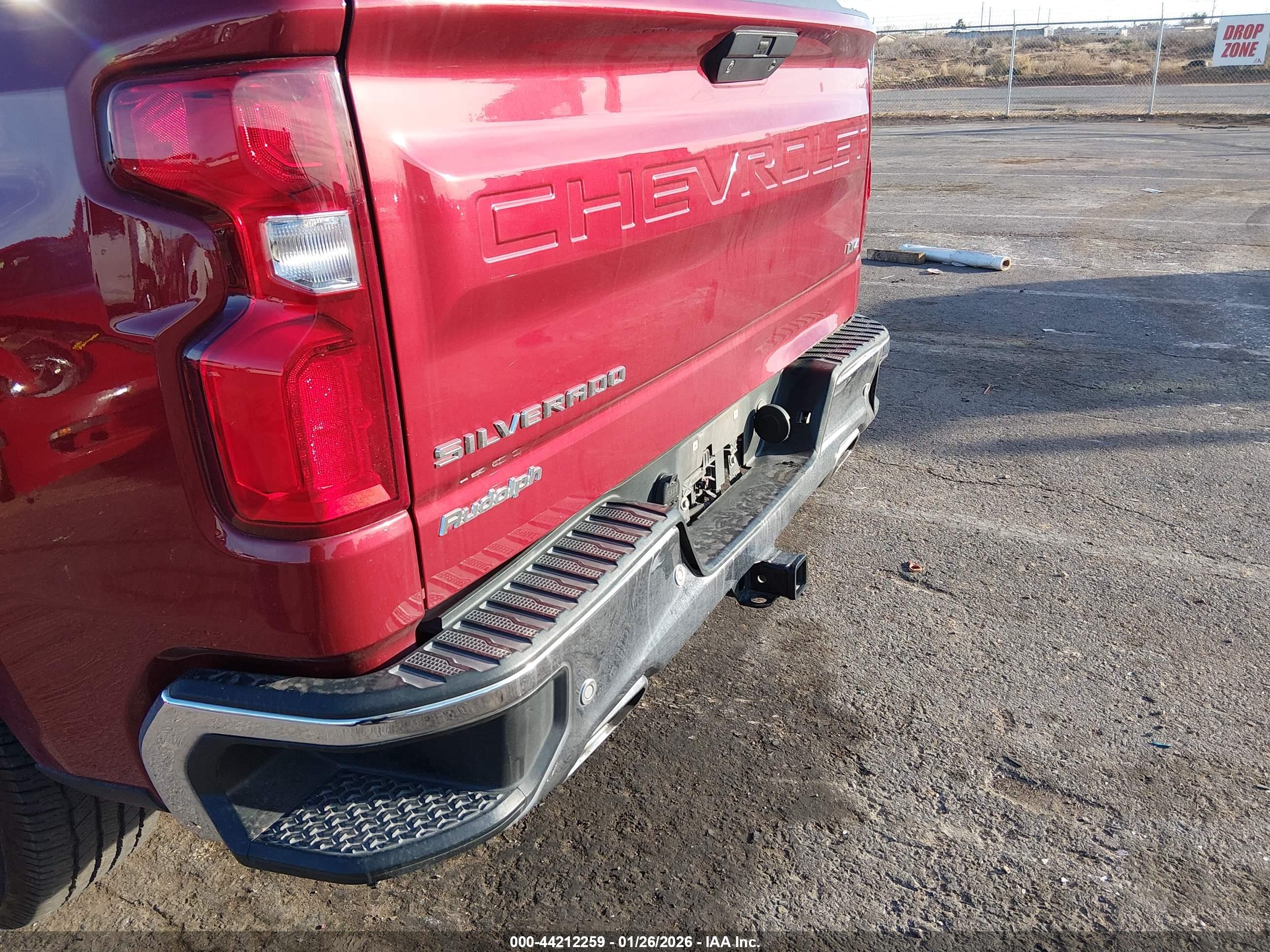 CHEVROLET SILVERADO image 6