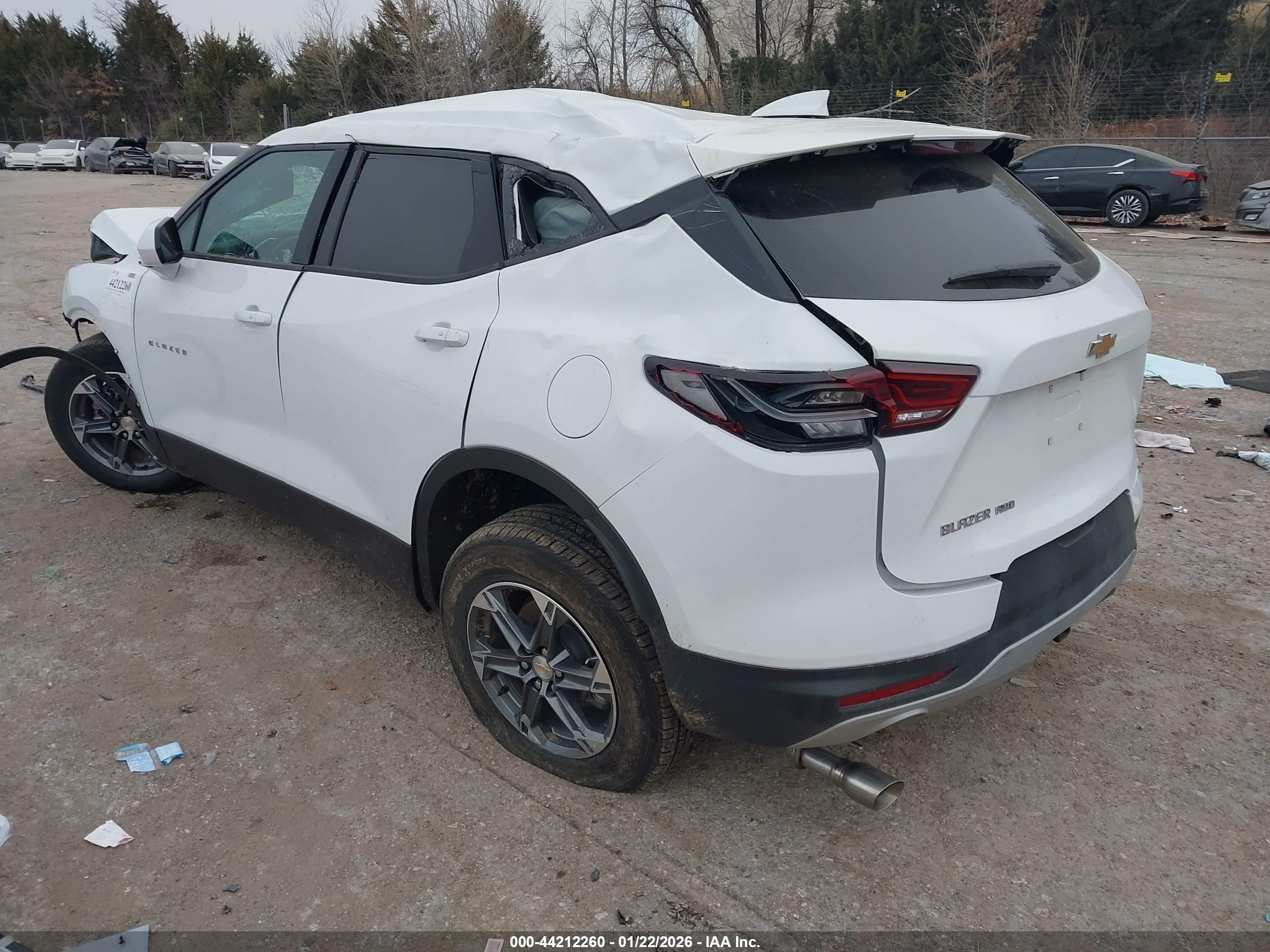 CHEVROLET BLAZER image 3