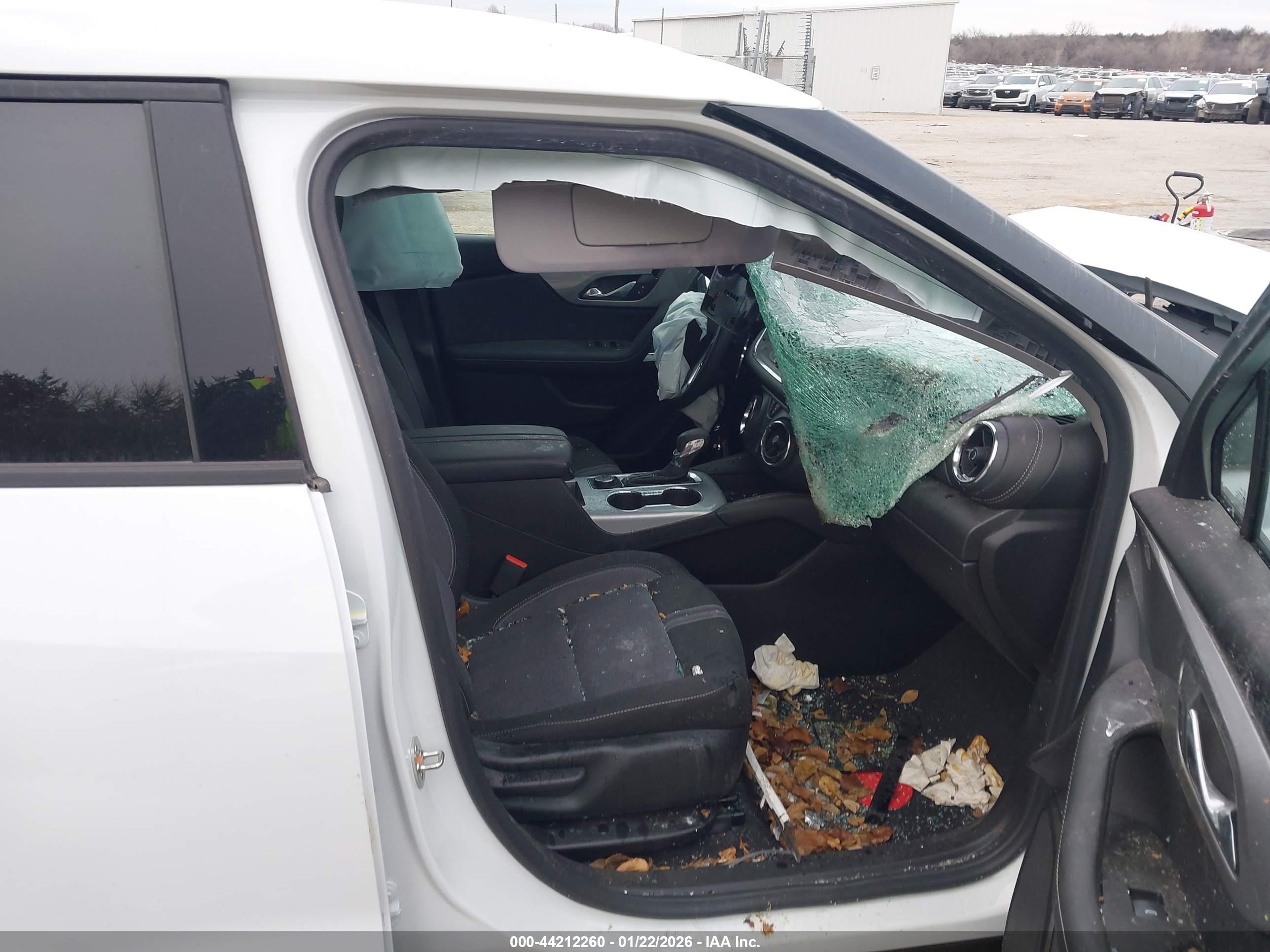 CHEVROLET BLAZER image 5