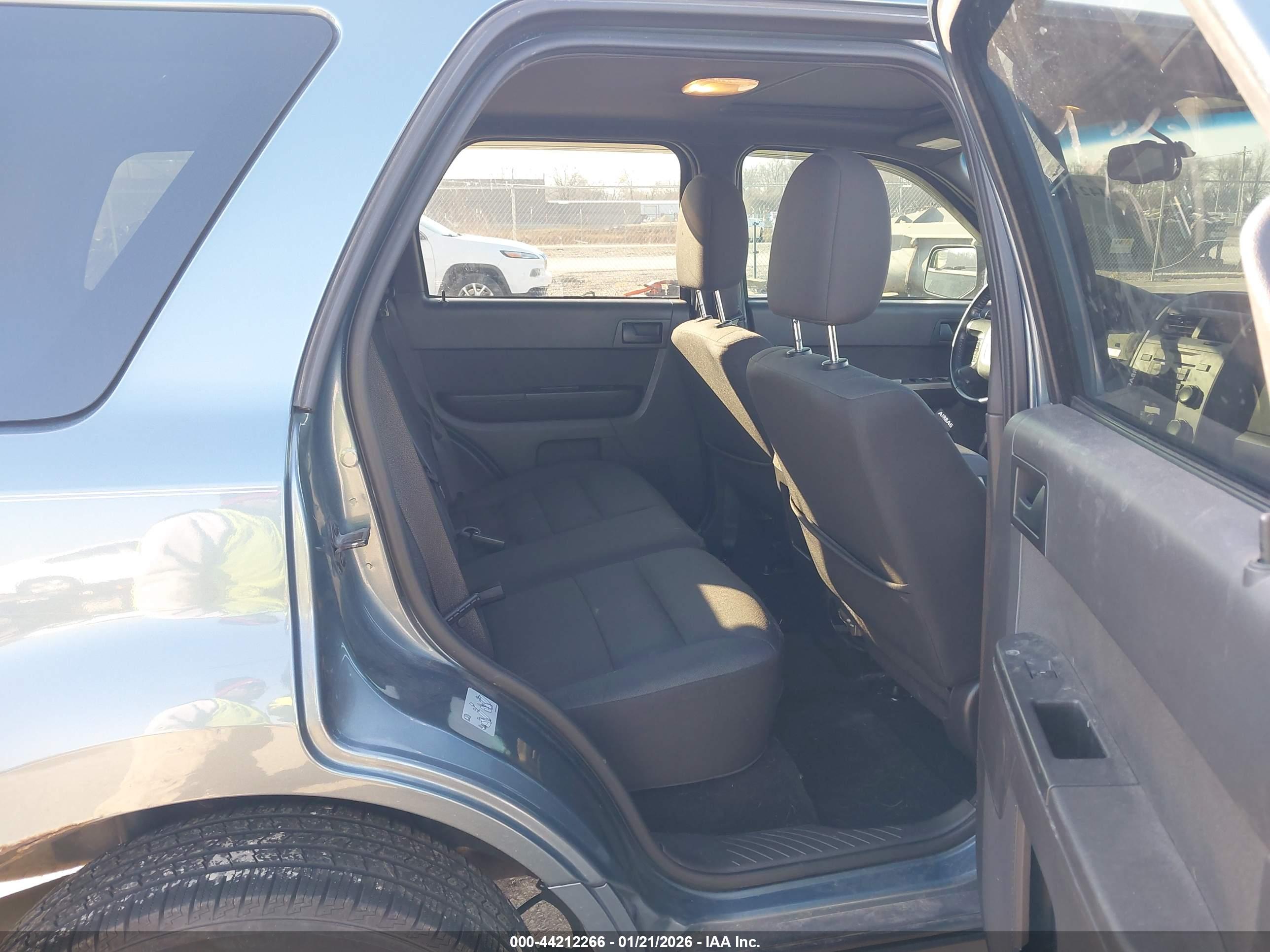 FORD ESCAPE image 8