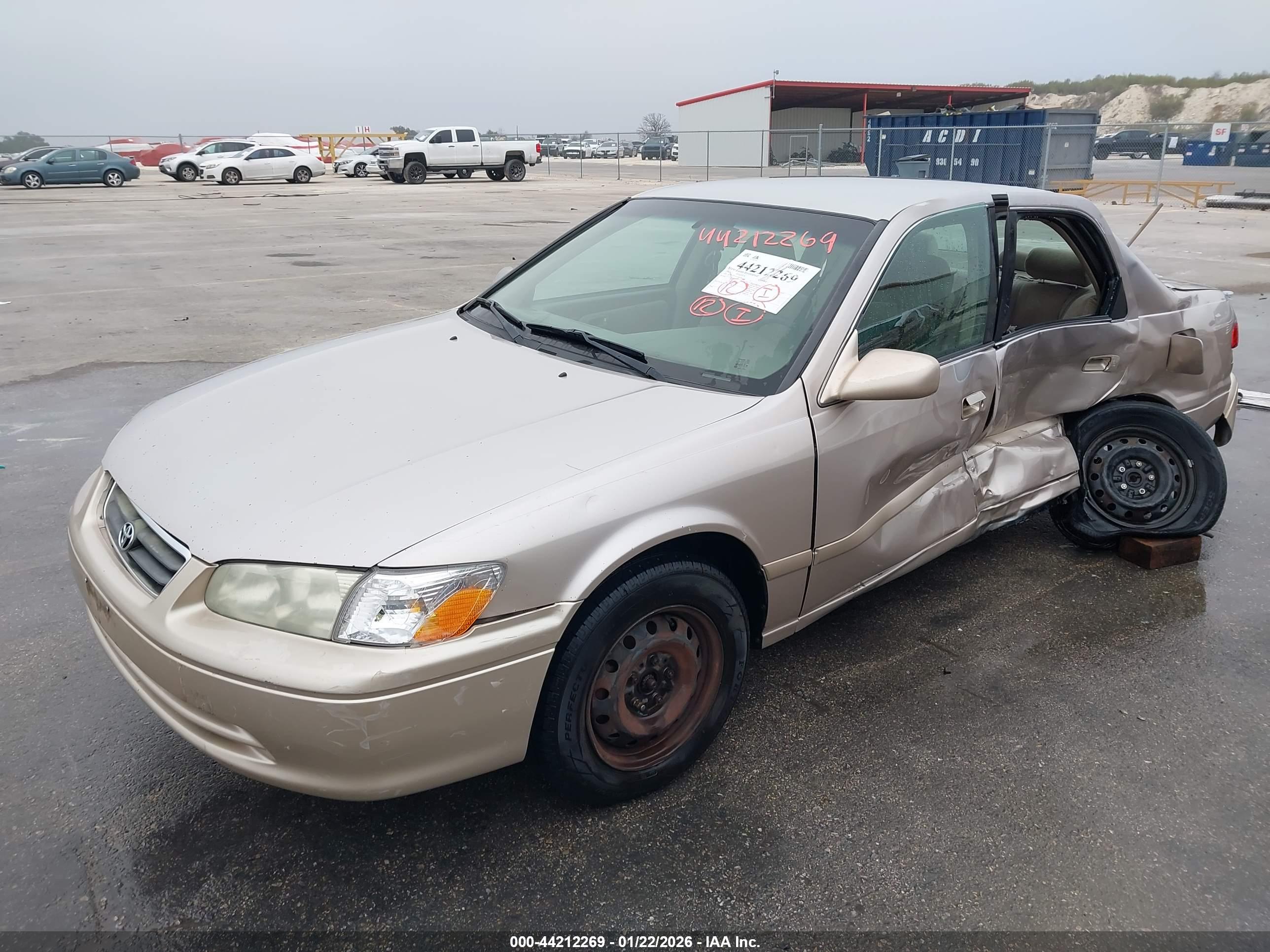 TOYOTA CAMRY image 2