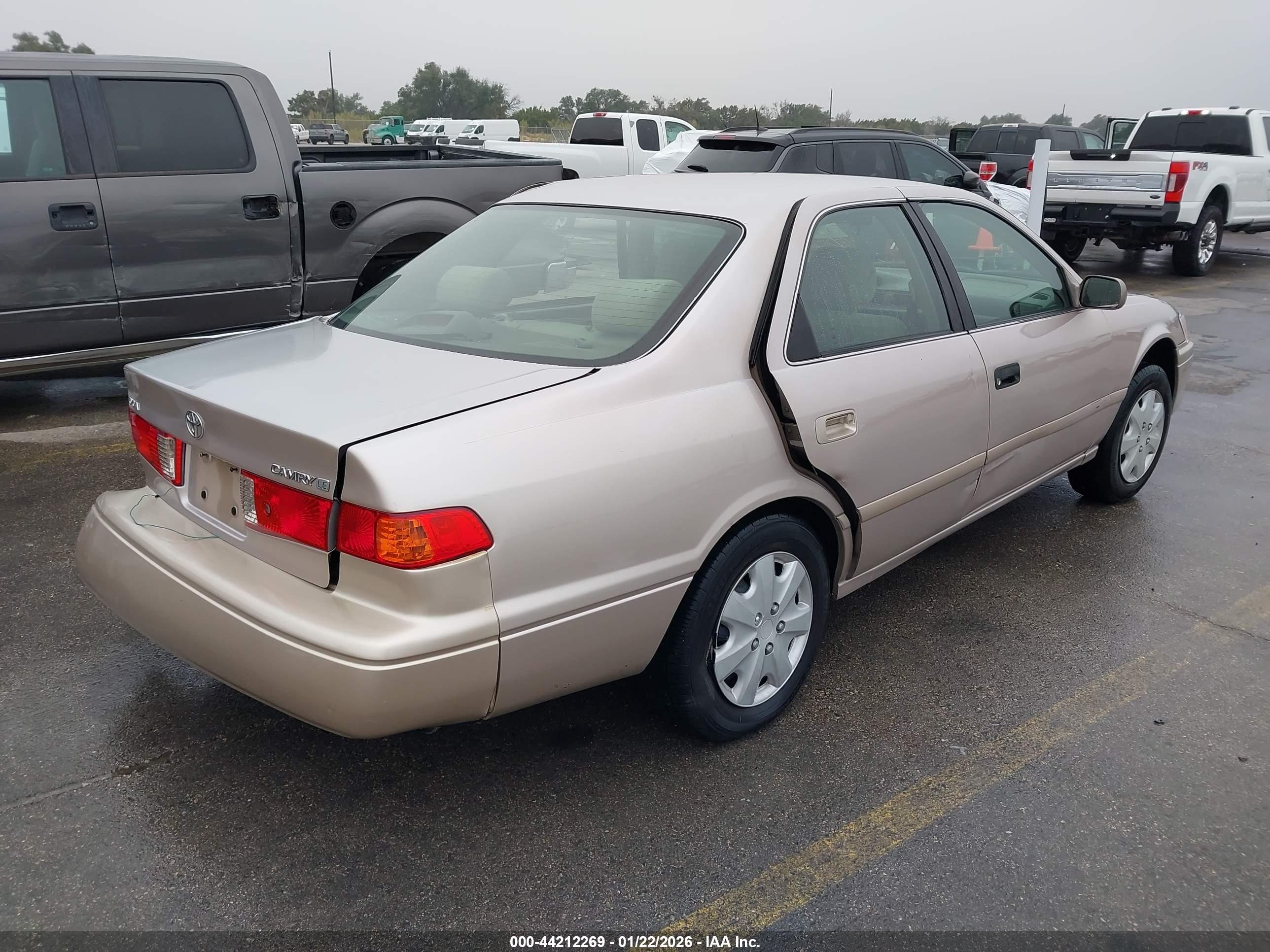 TOYOTA CAMRY image 4