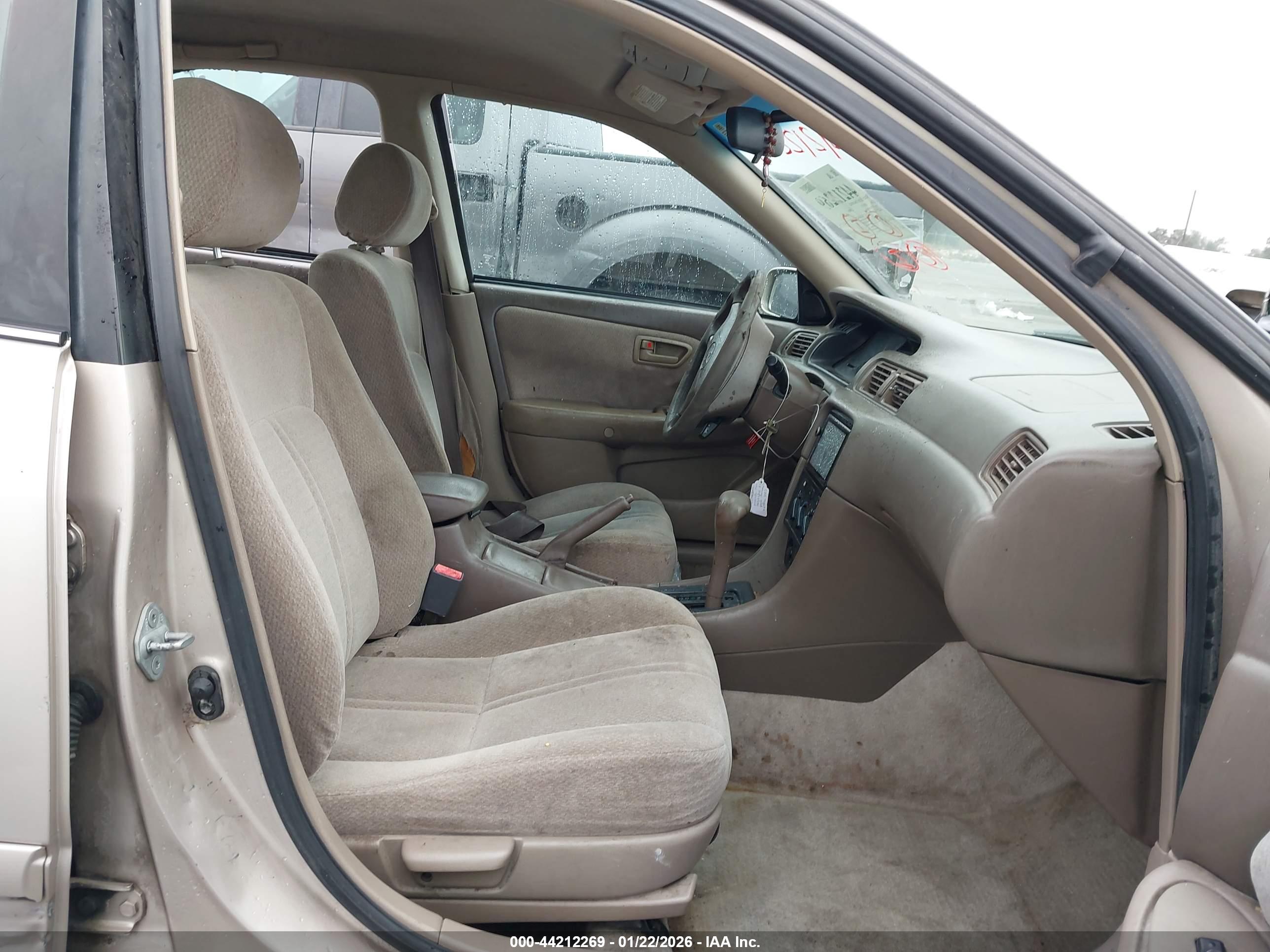 TOYOTA CAMRY image 5