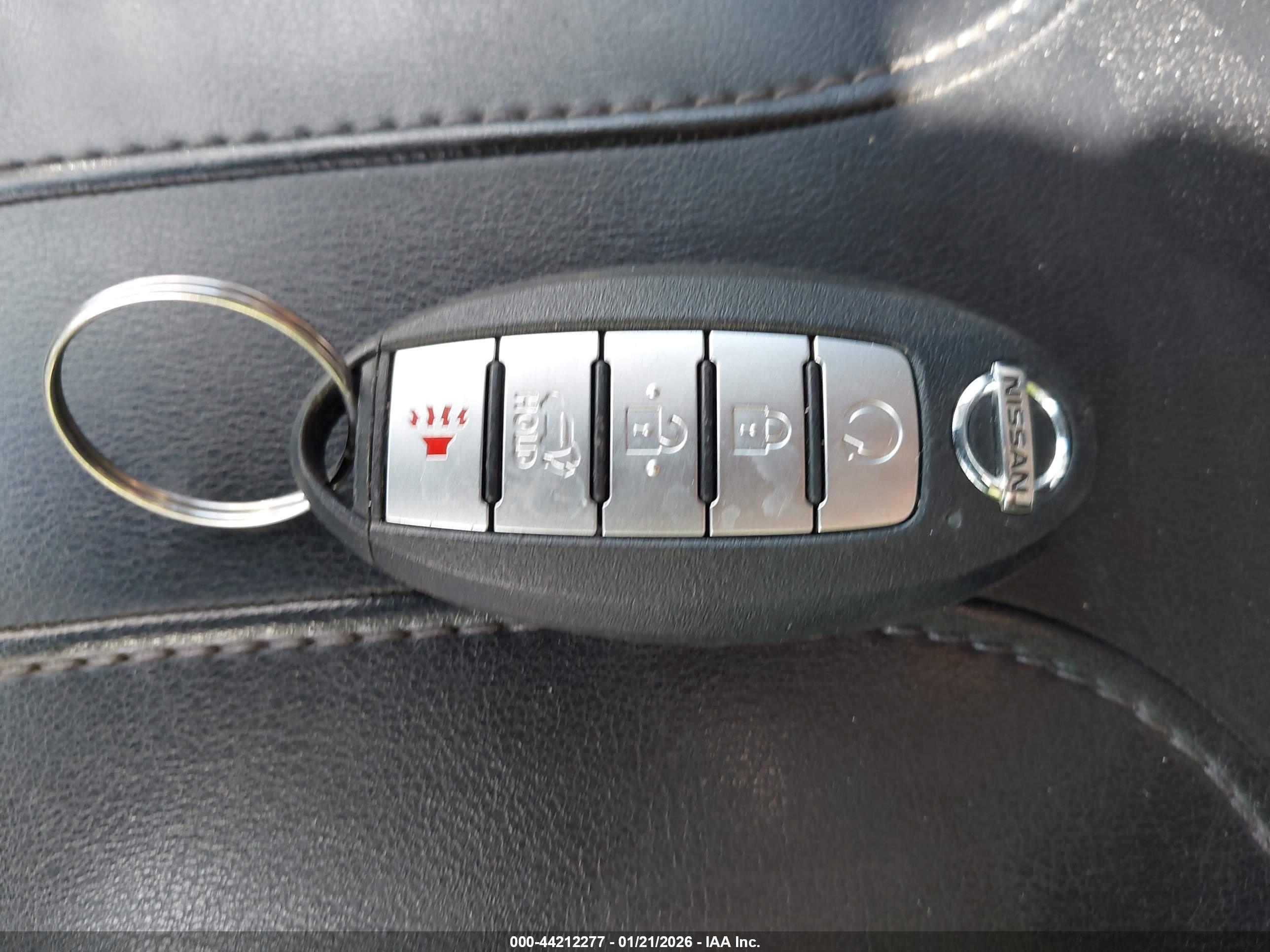 NISSAN ROGUE image 11