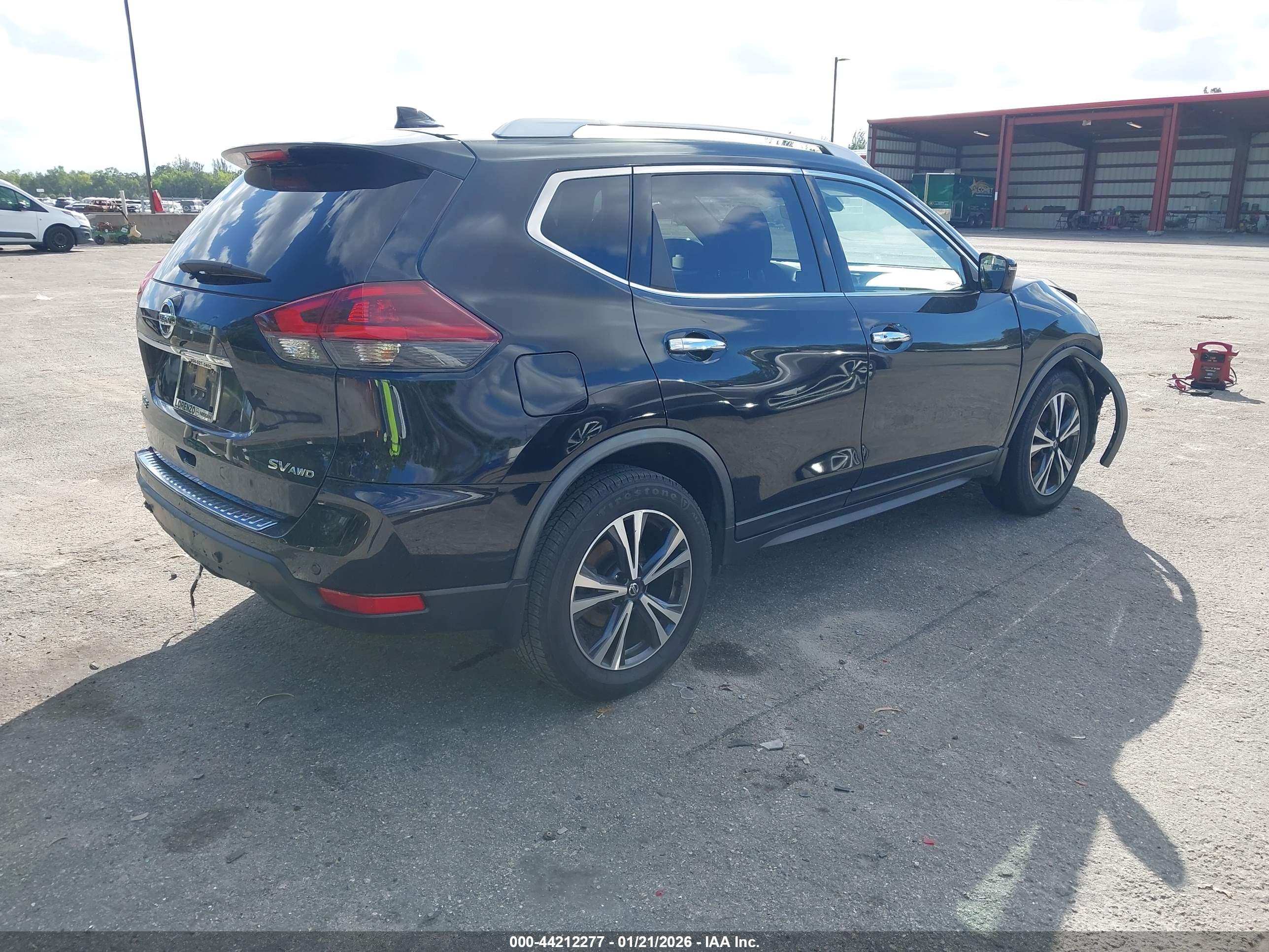 NISSAN ROGUE image 4