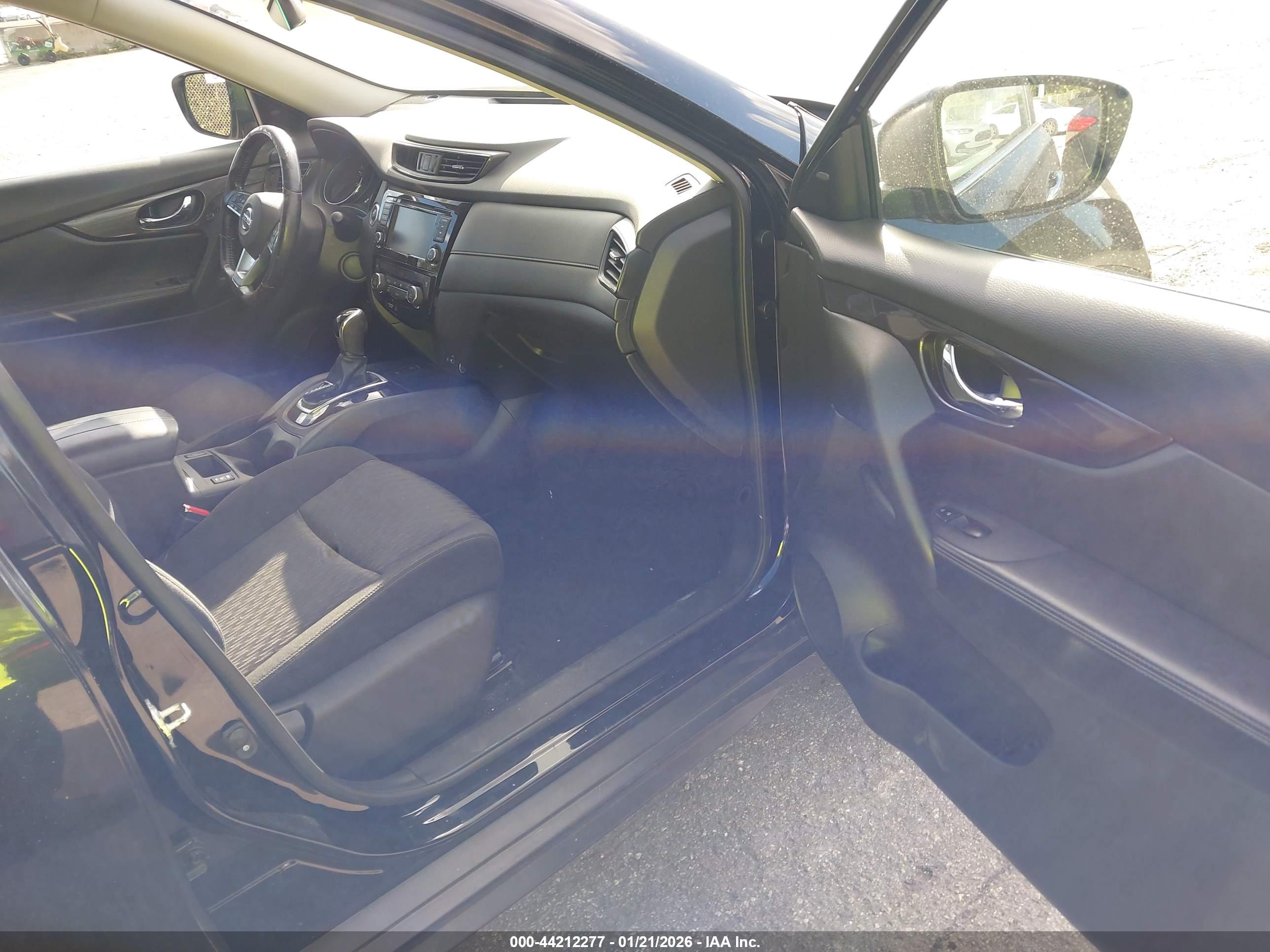 NISSAN ROGUE image 5