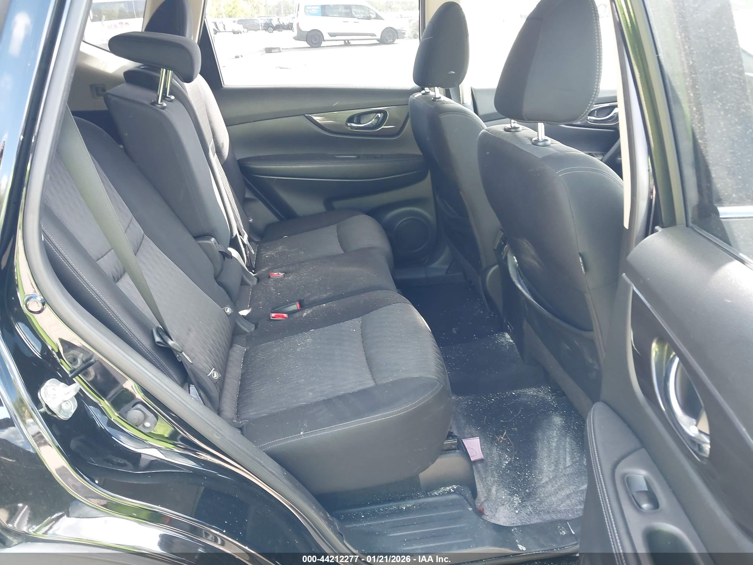 NISSAN ROGUE image 8