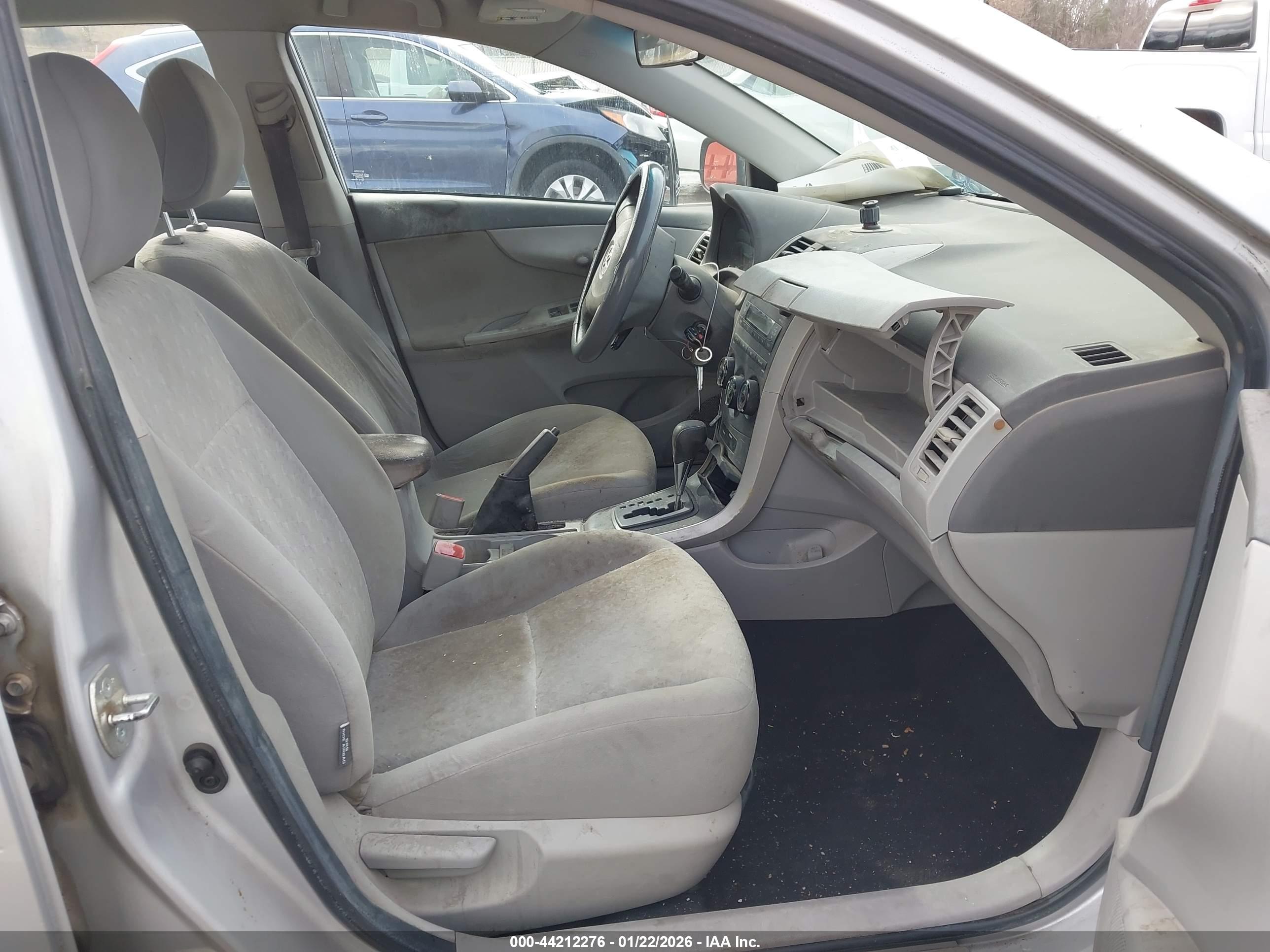 TOYOTA COROLLA image 5