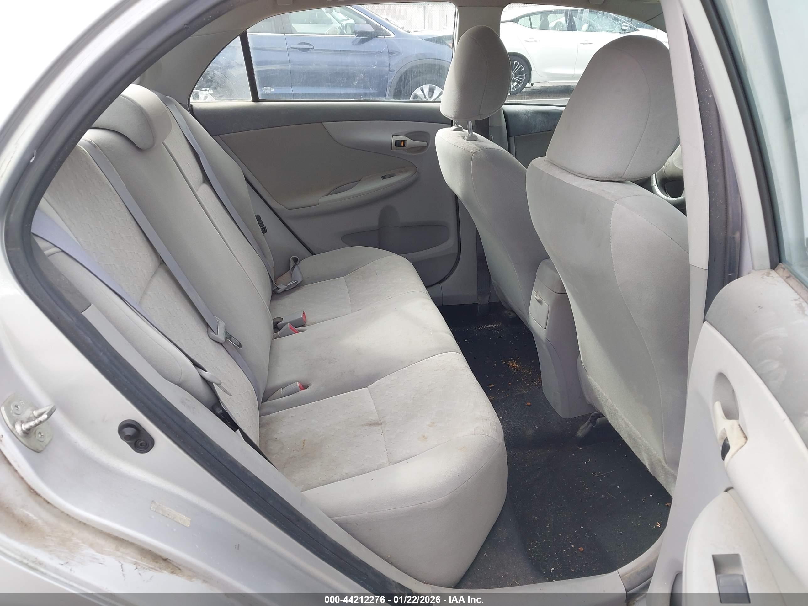 TOYOTA COROLLA image 8