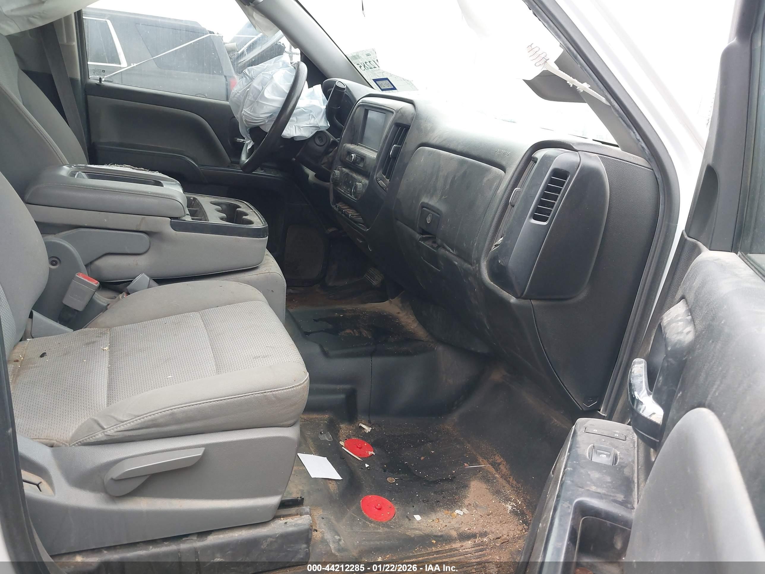 CHEVROLET SILVERADO image 5