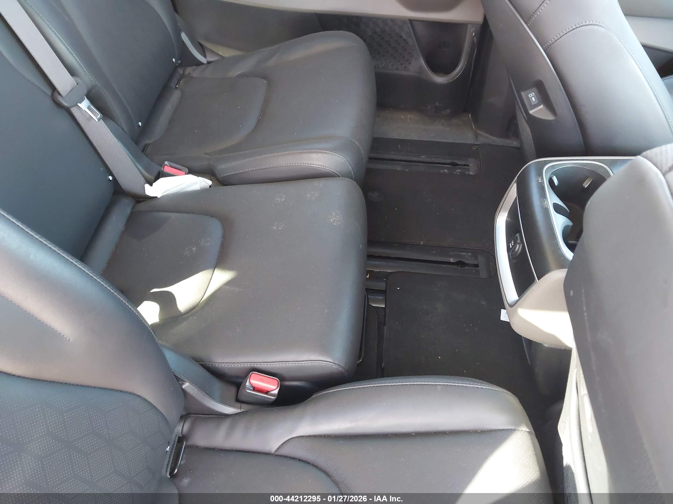 KIA CARNIVAL image 8