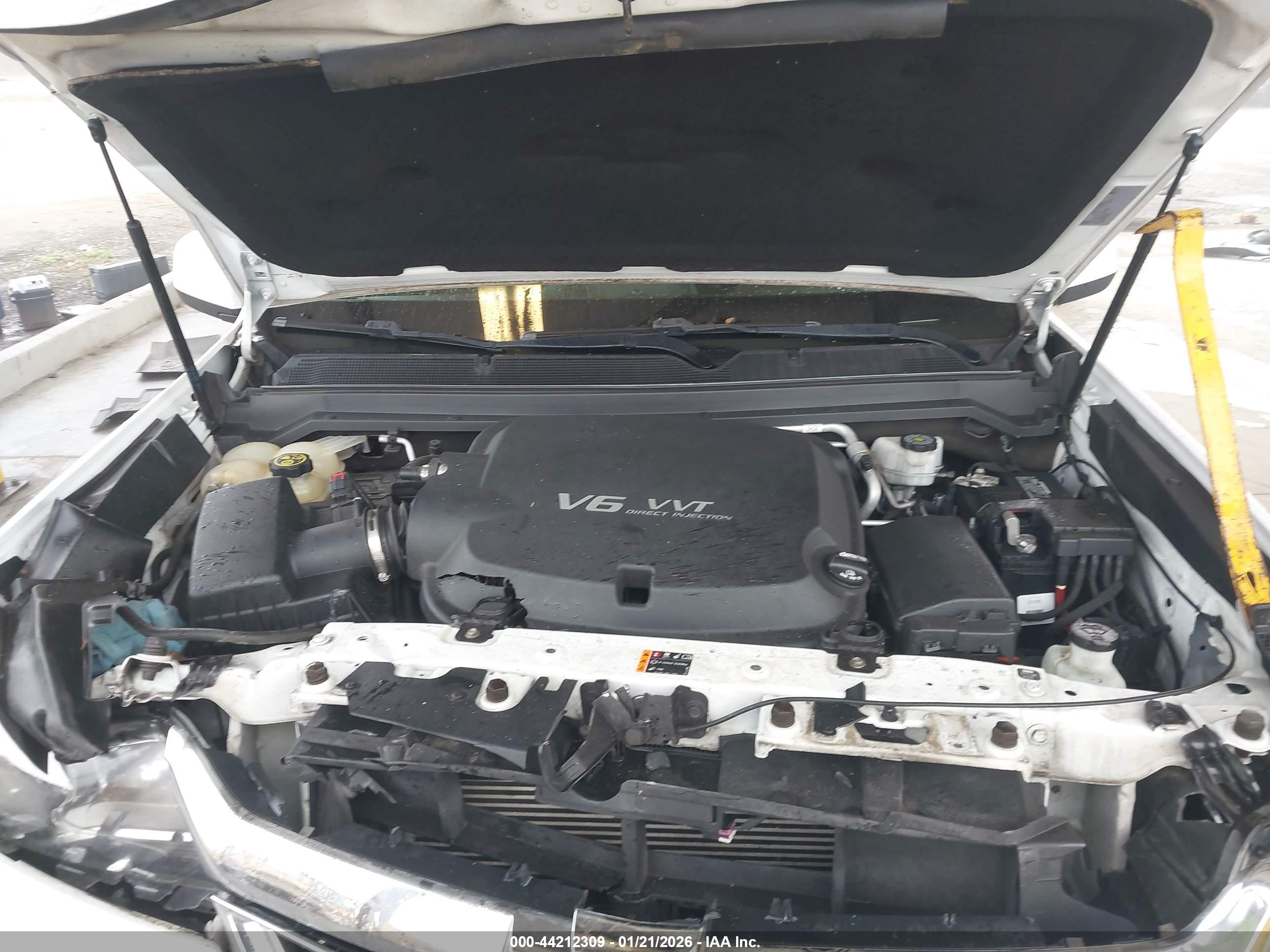 CHEVROLET COLORADO image 10