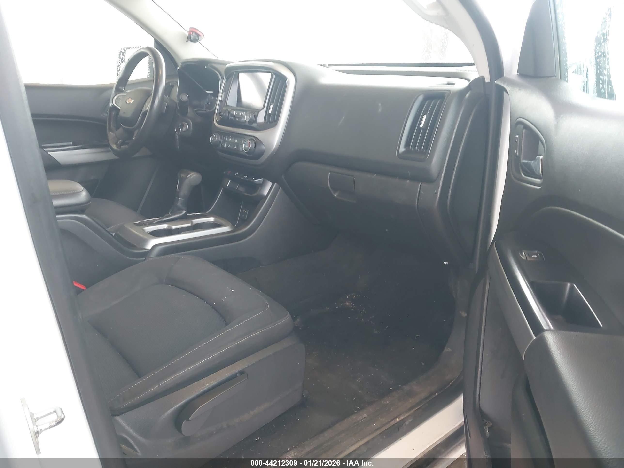 CHEVROLET COLORADO image 5