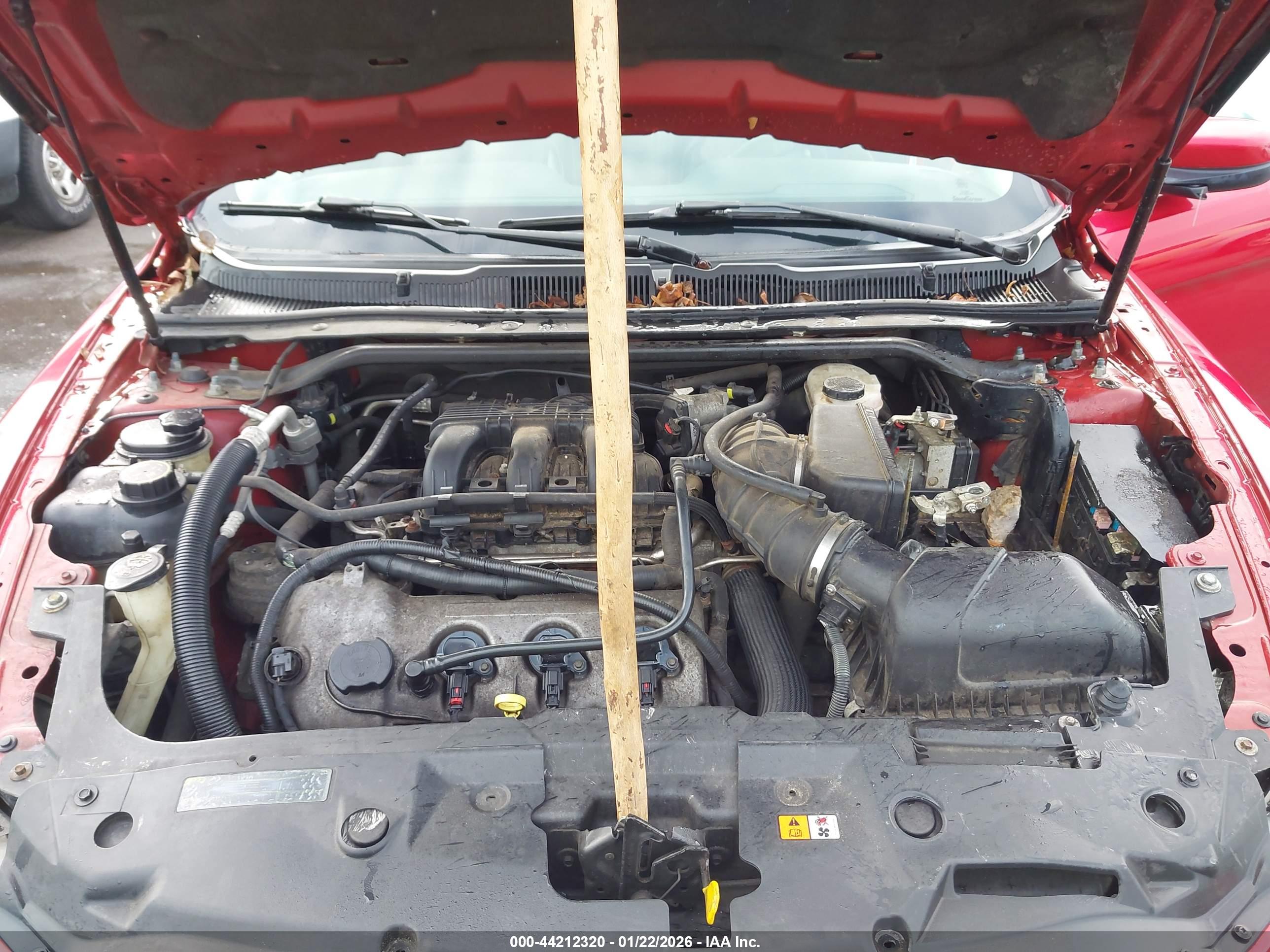FORD TAURUS image 10