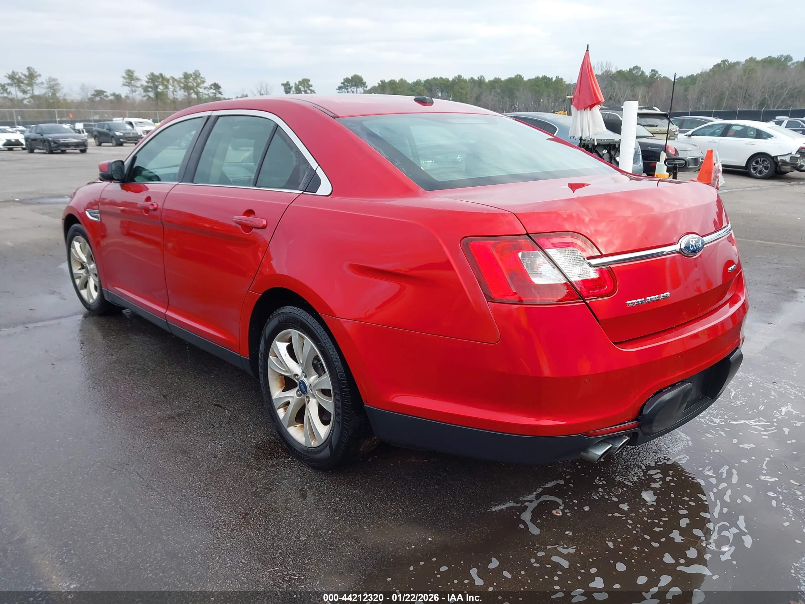 FORD TAURUS image 3