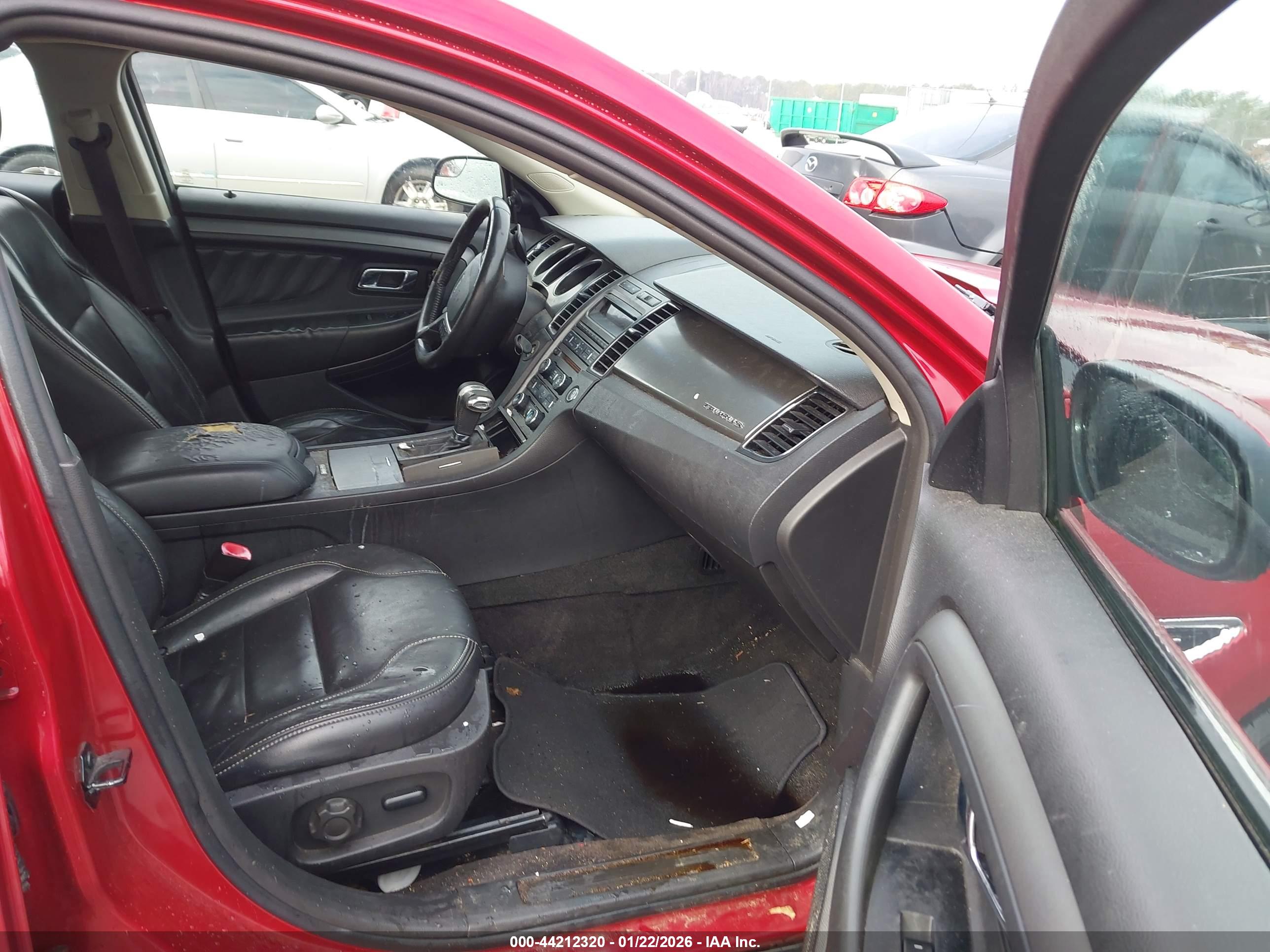 FORD TAURUS image 5