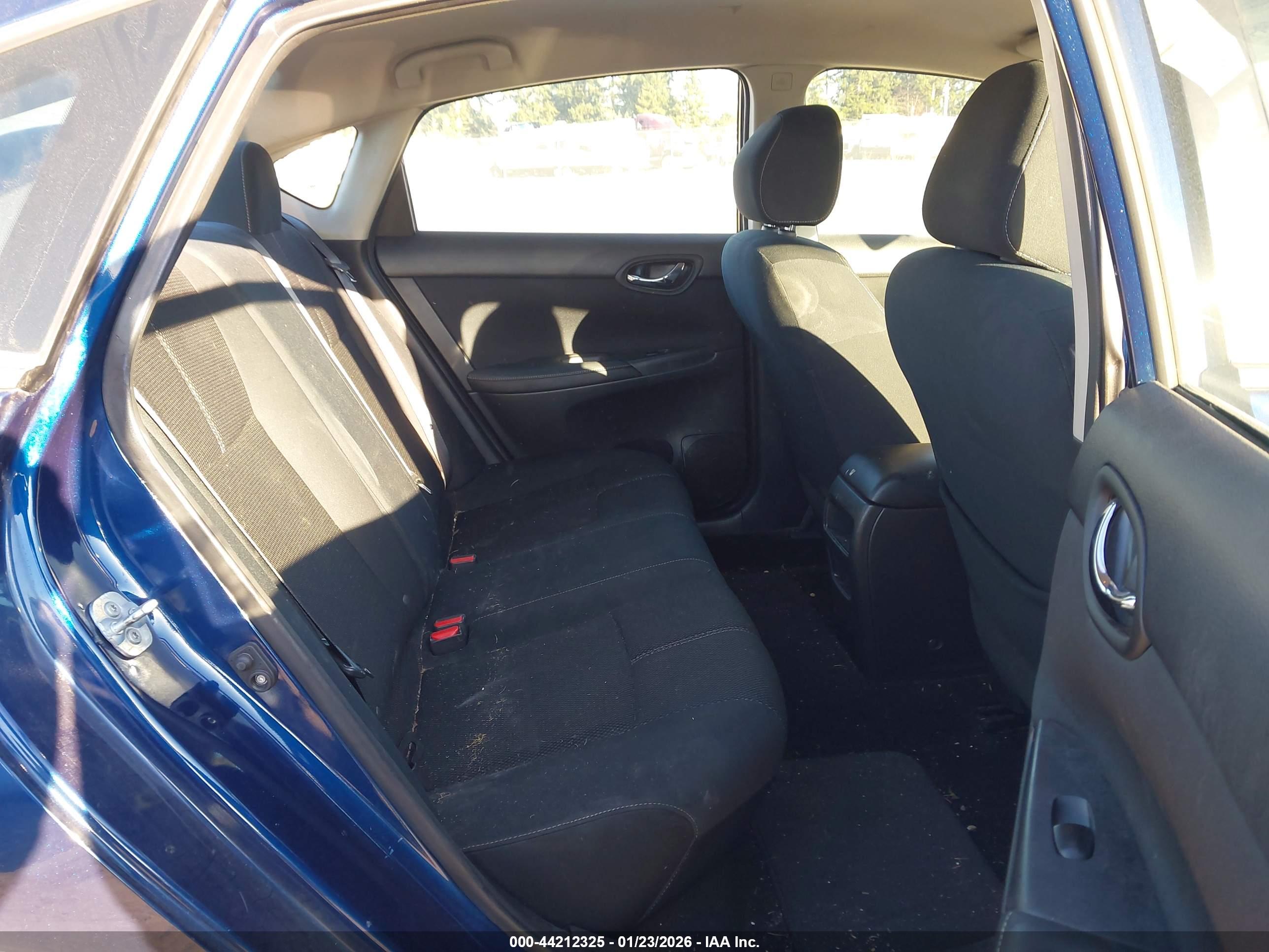 NISSAN SENTRA image 8