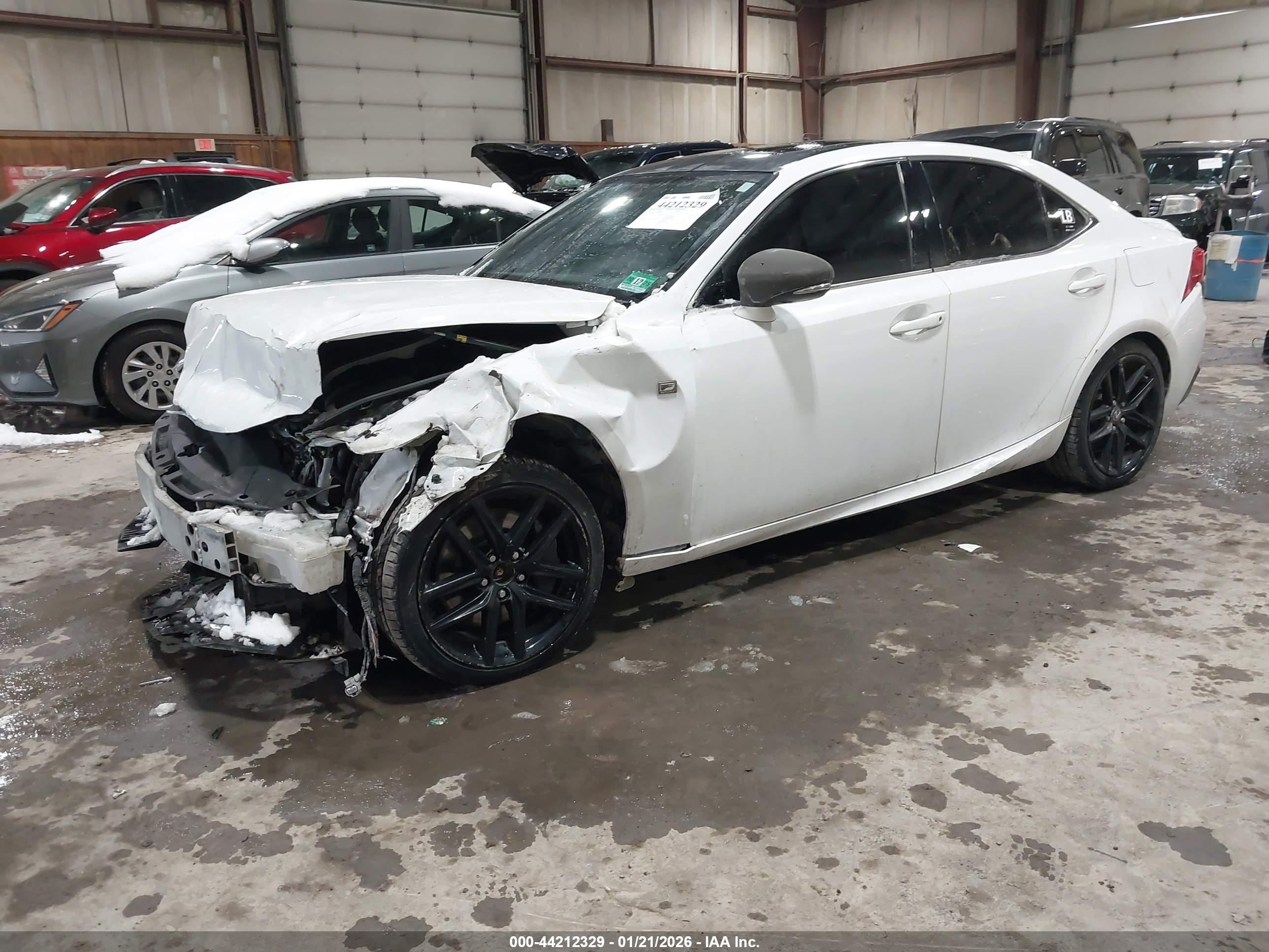 LEXUS IS image 2