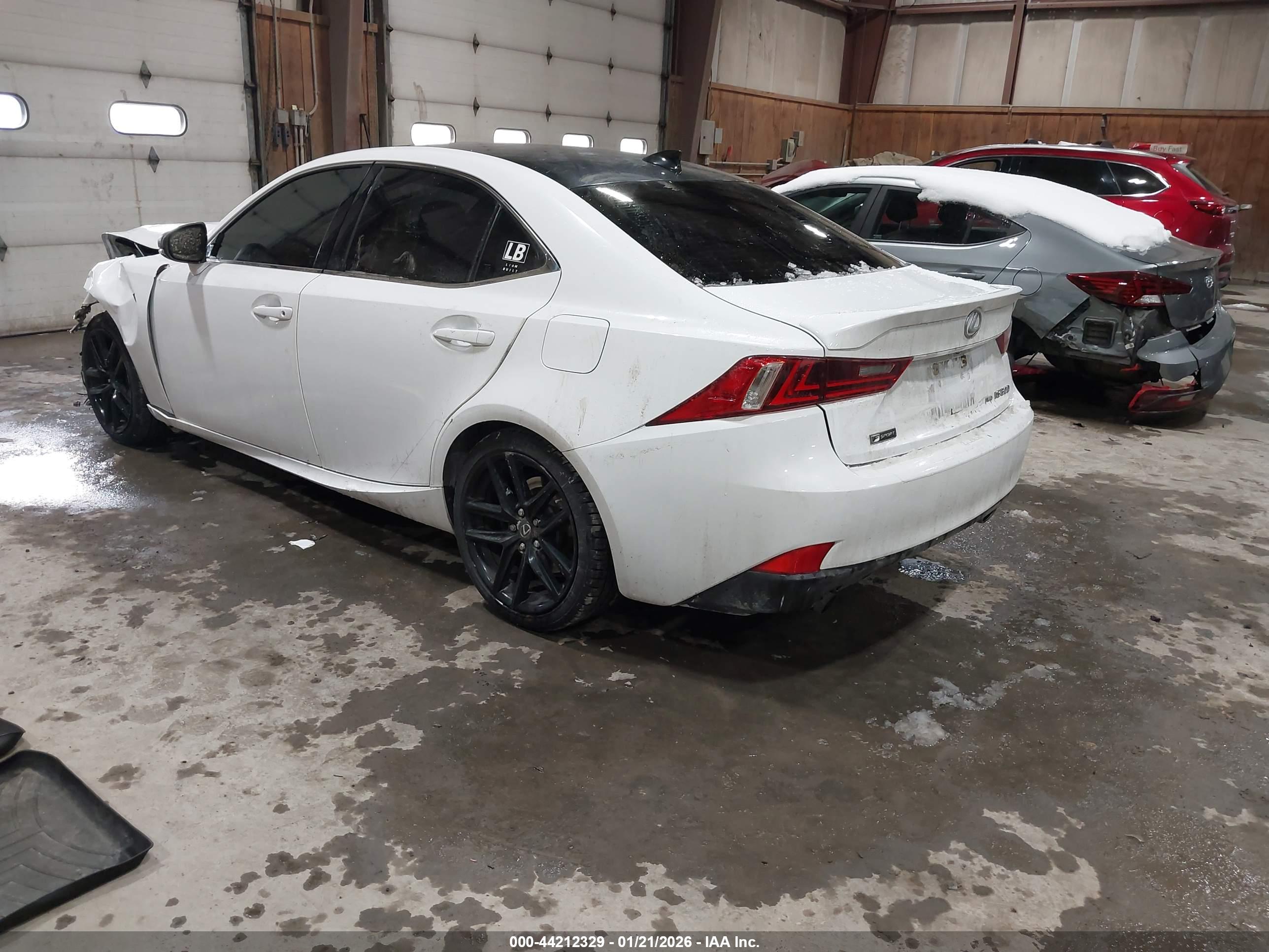 LEXUS IS image 3