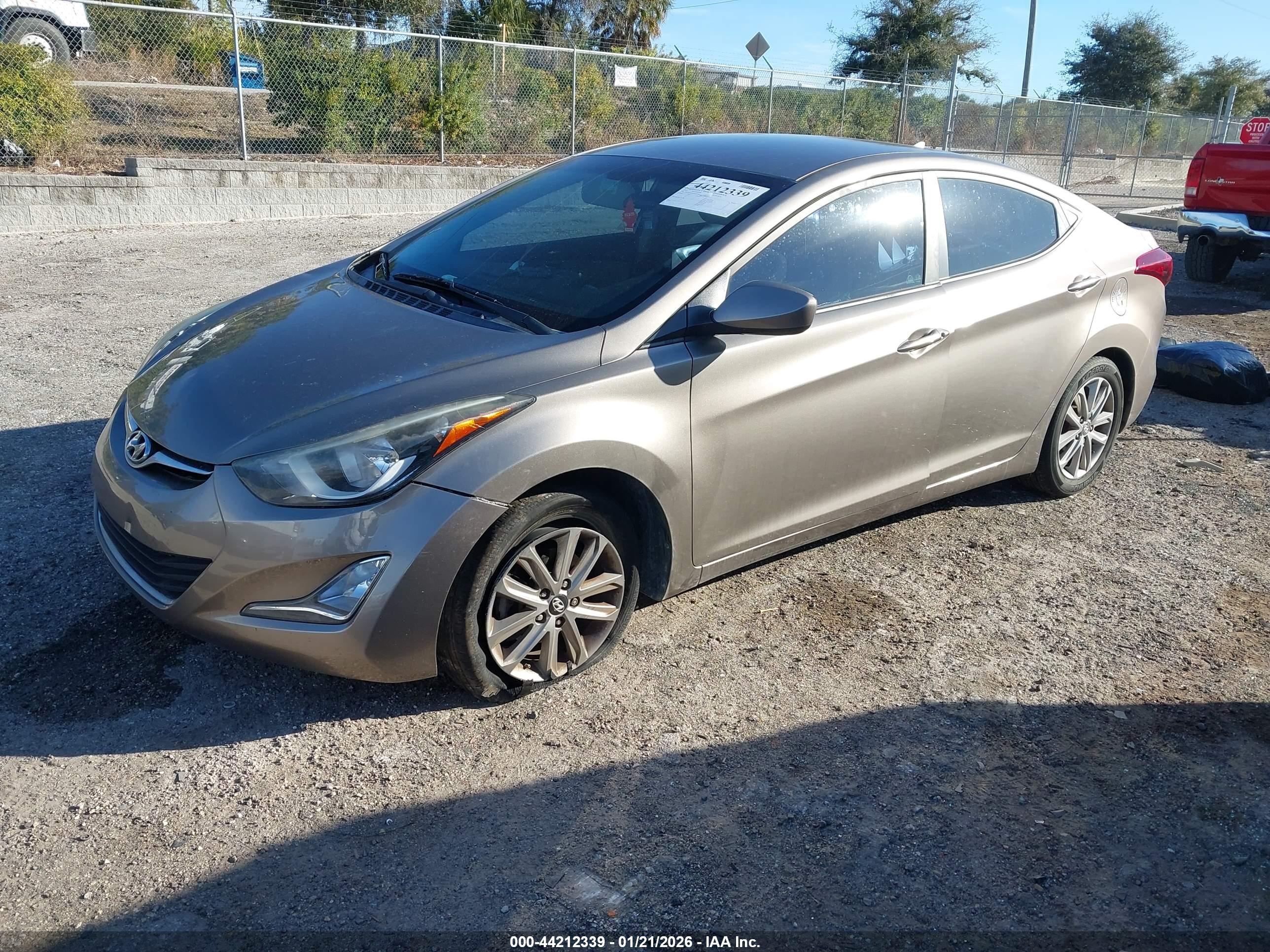 HYUNDAI ELANTRA image 2